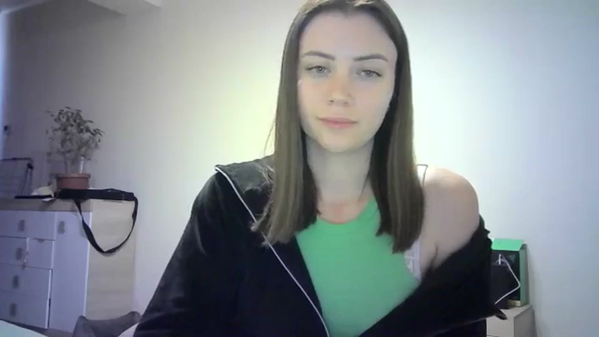 Gallery image thumbnail from Sulfate0's myfreecams stream on, 05/23/2024, 14:12 image 16 of 20
