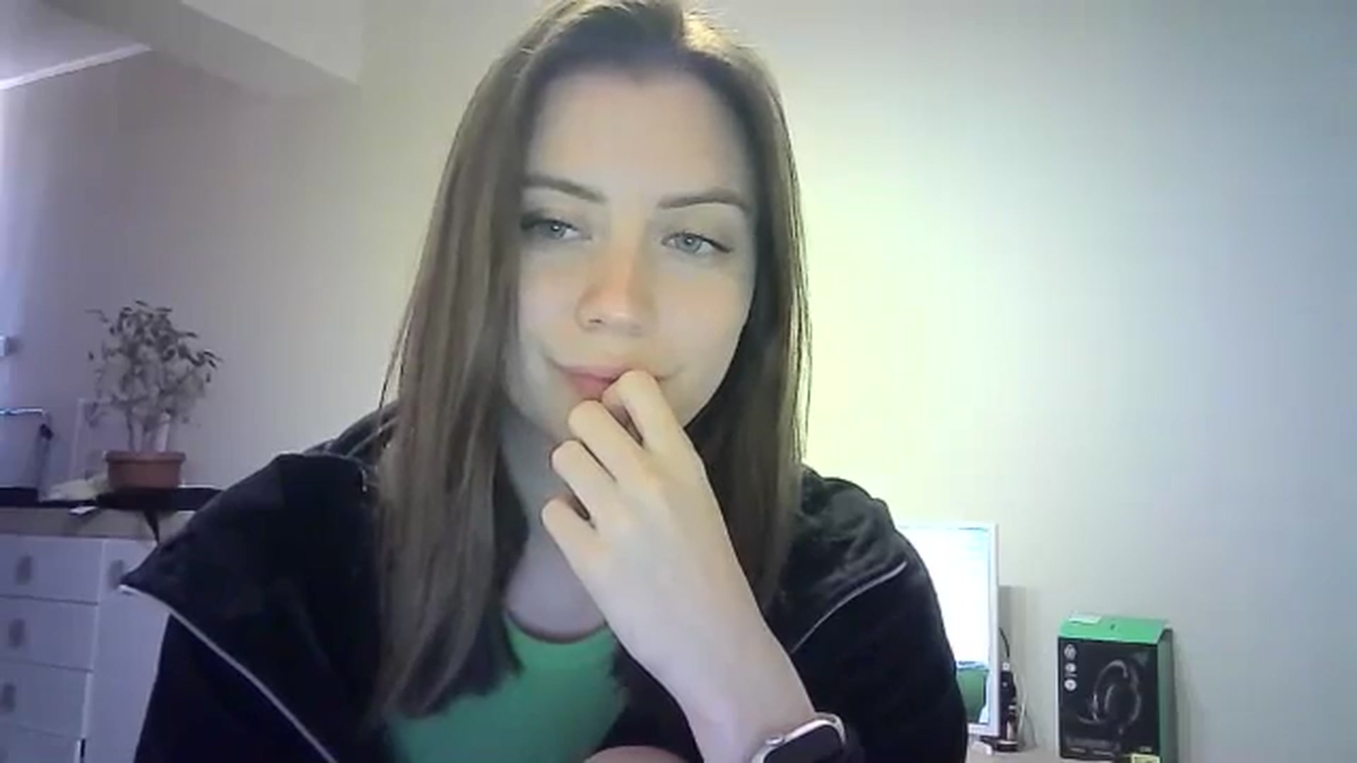 Gallery image thumbnail from Sulfate0's myfreecams stream on, 05/24/2024, 11:40 image 16 of 20