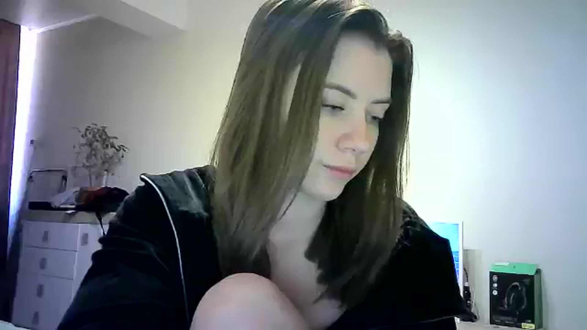 Gallery image thumbnail from Sulfate0's myfreecams stream on, 05/25/2024, 08:02 image 17 of 20