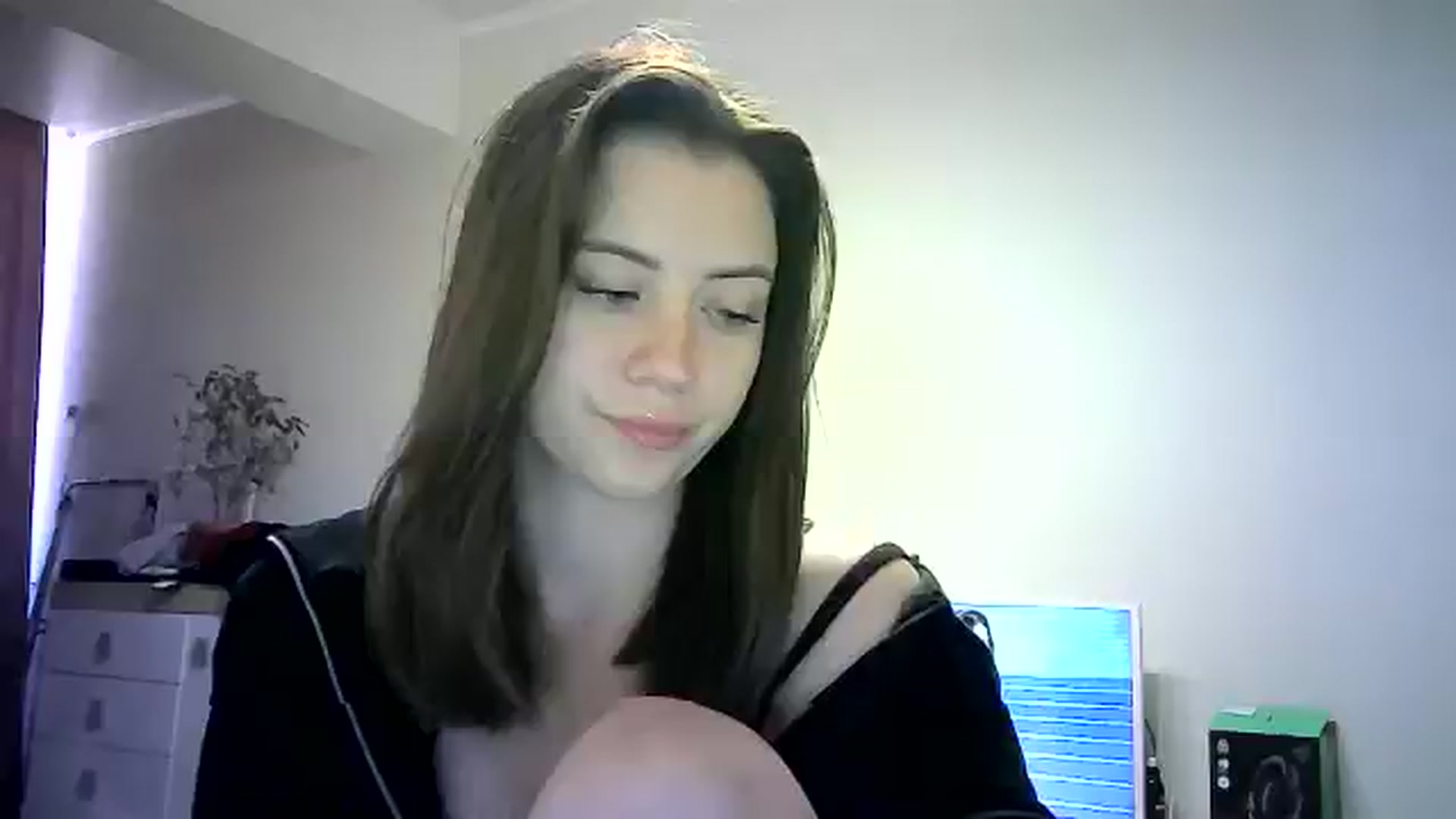 Gallery image thumbnail from Sulfate0's myfreecams stream on, 05/25/2024, 08:28 image 13 of 20