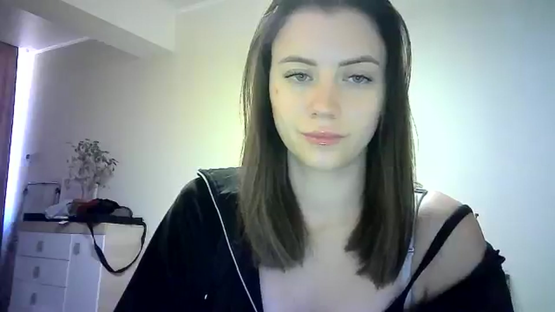 Gallery image thumbnail from Sulfate0's myfreecams stream on, 05/25/2024, 08:28 image 12 of 20