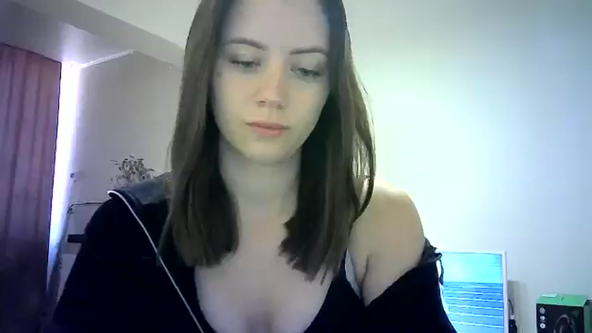 Gallery image thumbnail from Sulfate0's myfreecams stream on, 05/25/2024, 08:28 image 19 of 20