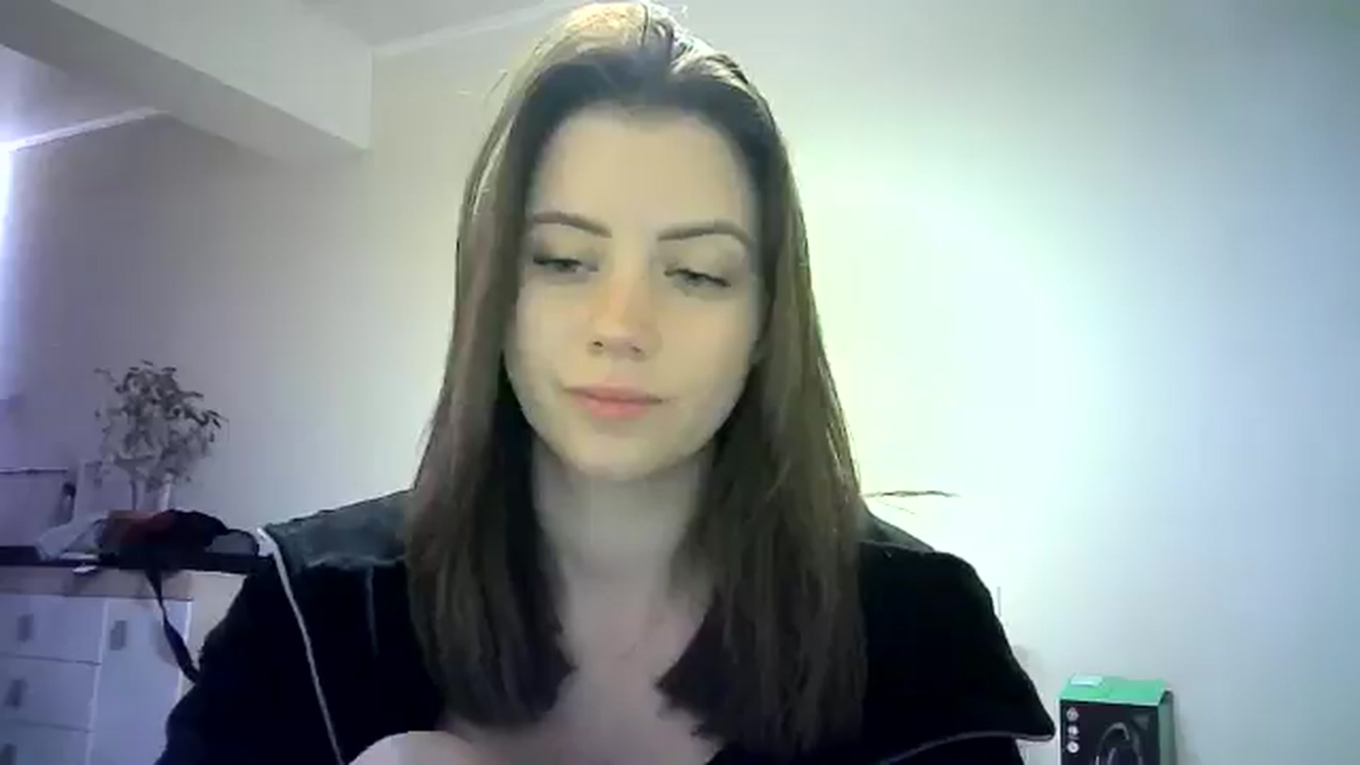 Gallery image thumbnail from Sulfate0's myfreecams stream on, 05/25/2024, 10:23 image 15 of 20
