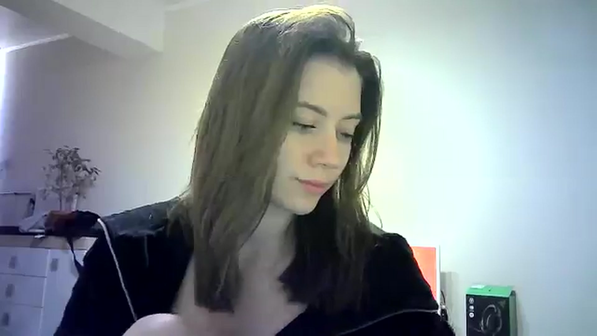 Gallery image thumbnail from Sulfate0's myfreecams stream on, 05/25/2024, 10:23 image 19 of 20
