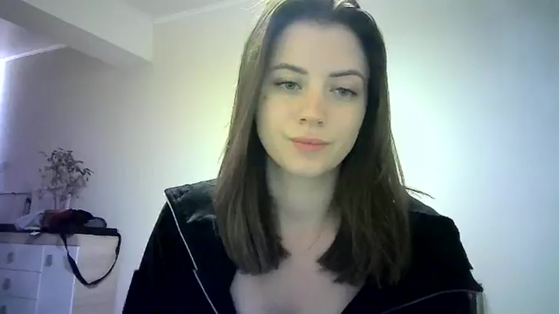 Gallery image thumbnail from Sulfate0's myfreecams stream on, 05/25/2024, 10:23 image 13 of 20