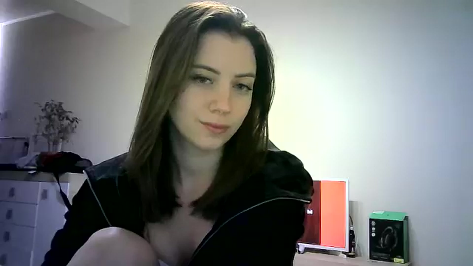 Gallery image thumbnail from Sulfate0's myfreecams stream on, 05/25/2024, 10:23 image 6 of 20
