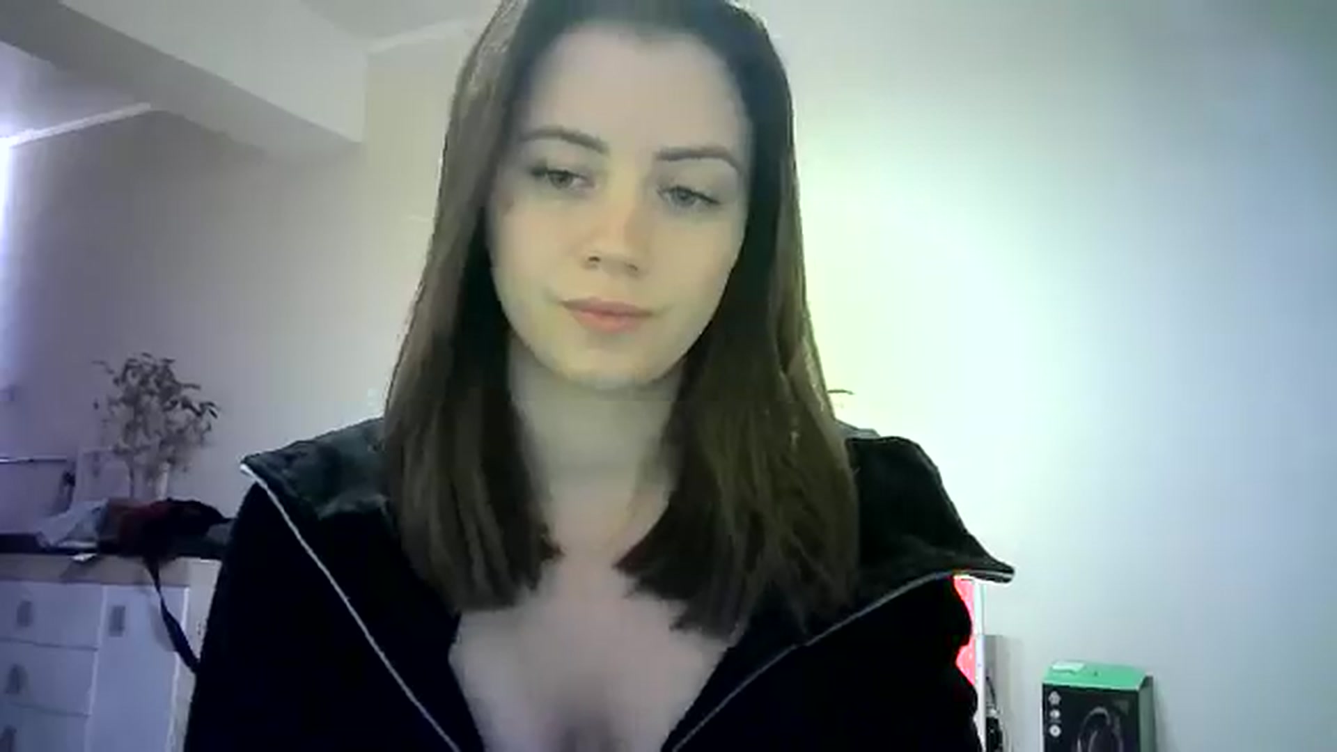 Gallery image thumbnail from Sulfate0's myfreecams stream on, 05/25/2024, 10:23 image 12 of 20
