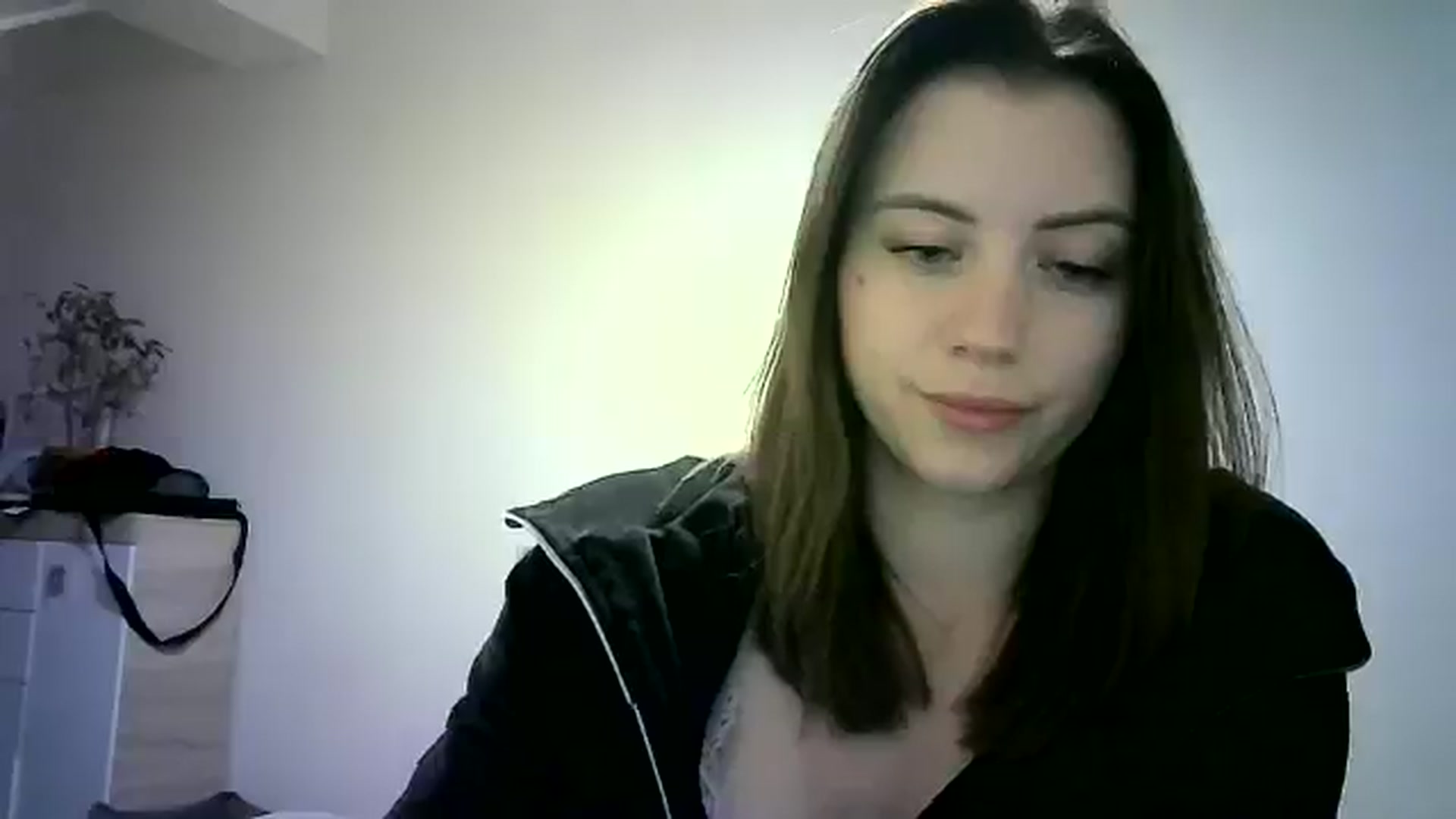 Gallery image thumbnail from Sulfate0's myfreecams stream on, 05/25/2024, 10:23 image 2 of 20