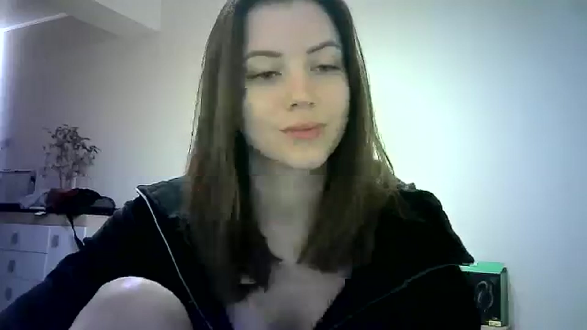 Gallery image thumbnail from Sulfate0's myfreecams stream on, 05/25/2024, 10:23 image 8 of 20