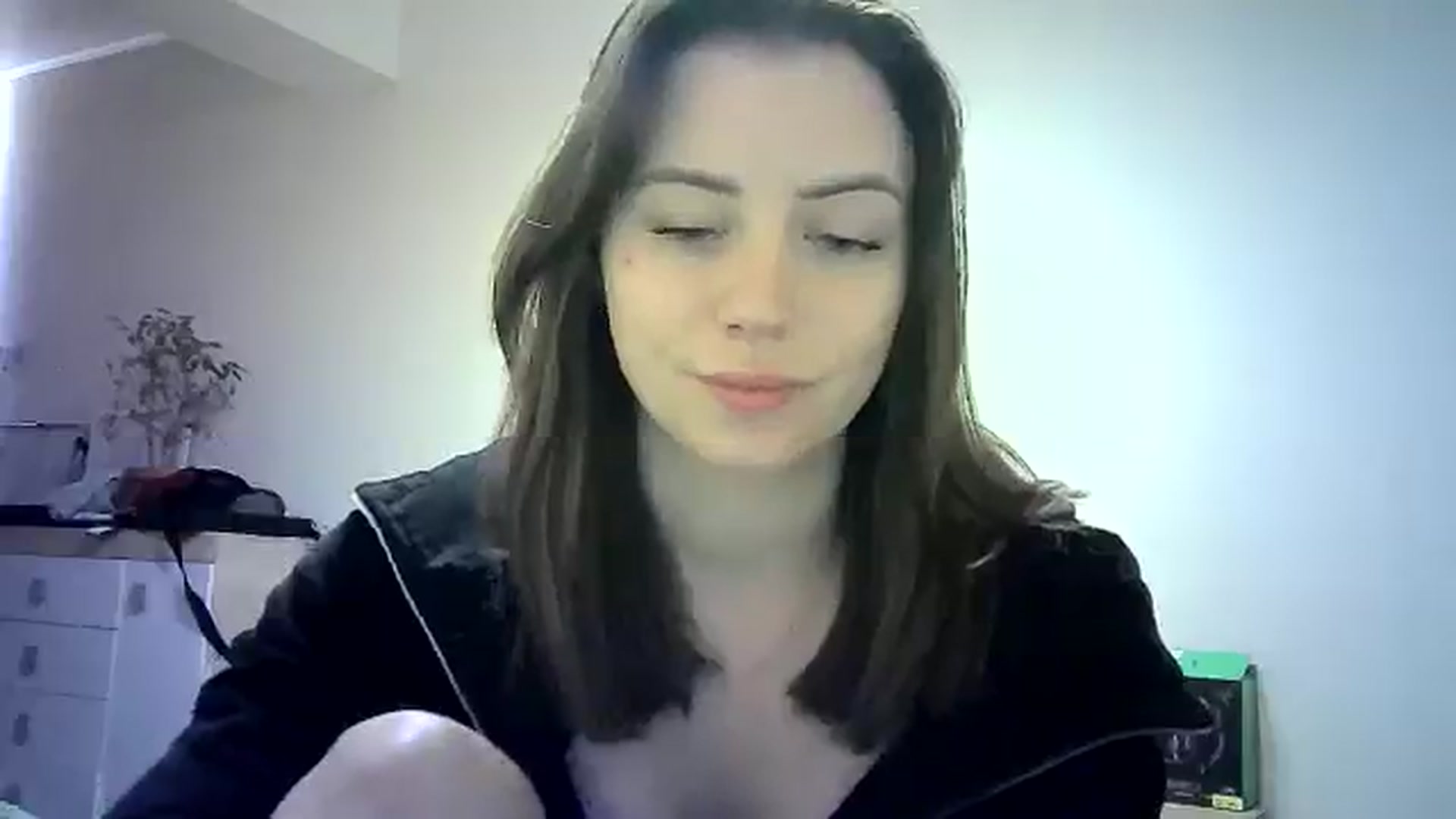 Gallery image thumbnail from Sulfate0's myfreecams stream on, 05/25/2024, 10:23 image 9 of 20