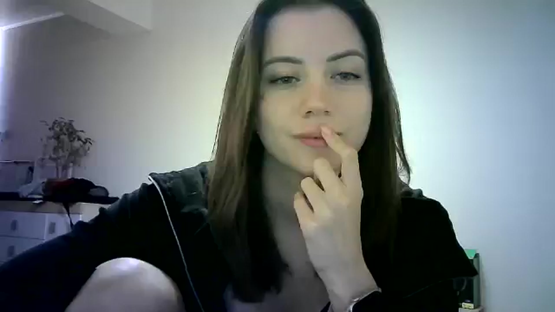 Gallery image thumbnail from Sulfate0's myfreecams stream on, 05/25/2024, 10:23 image 7 of 20