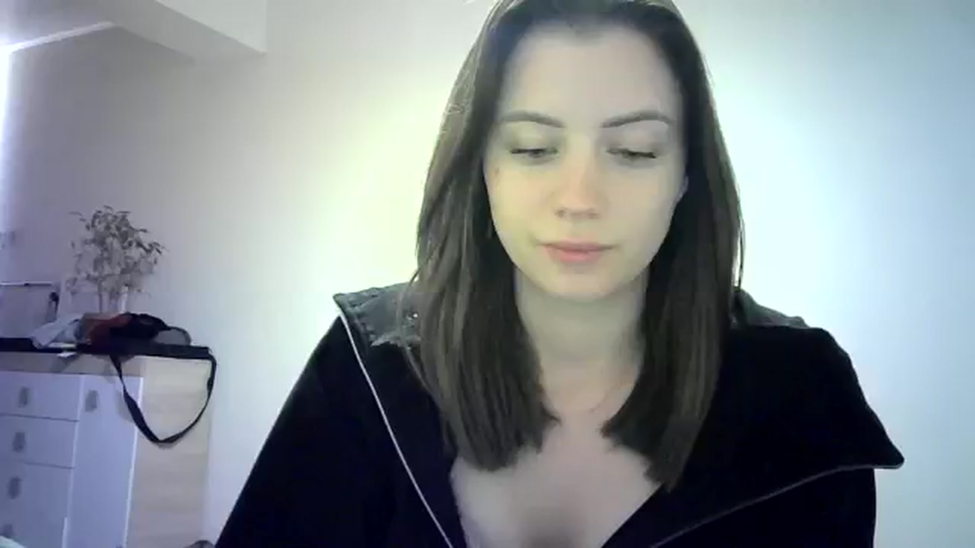 Gallery image thumbnail from Sulfate0's myfreecams stream on, 05/25/2024, 10:23 image 10 of 20