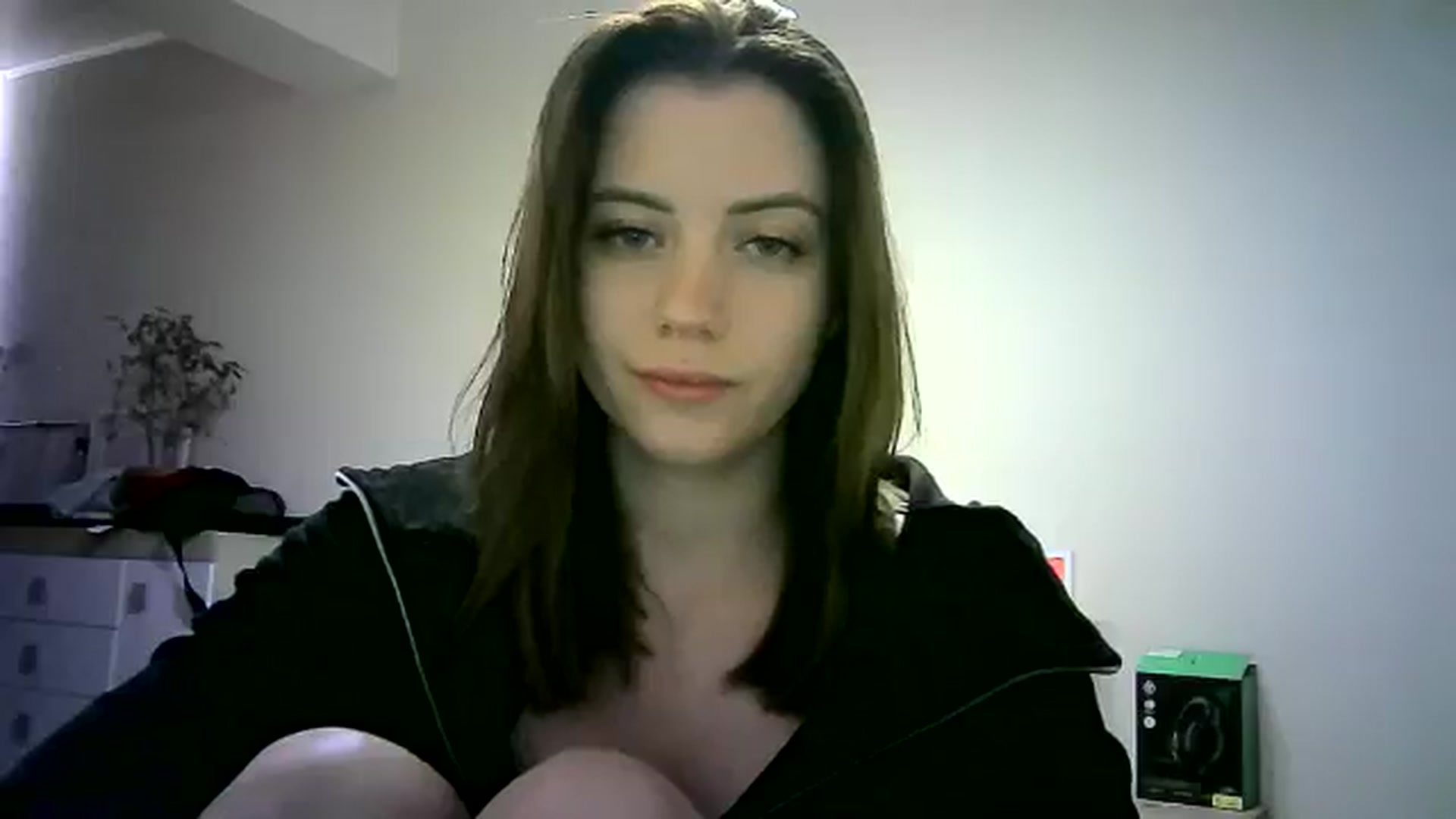 Gallery image thumbnail from Sulfate0's myfreecams stream on, 05/25/2024, 10:23 image 4 of 20