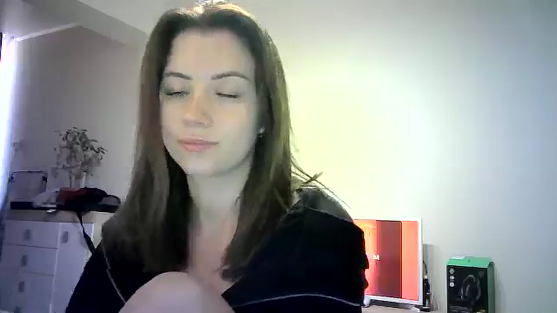 Gallery image thumbnail from Sulfate0's myfreecams stream on, 05/25/2024, 11:45 image 9 of 20