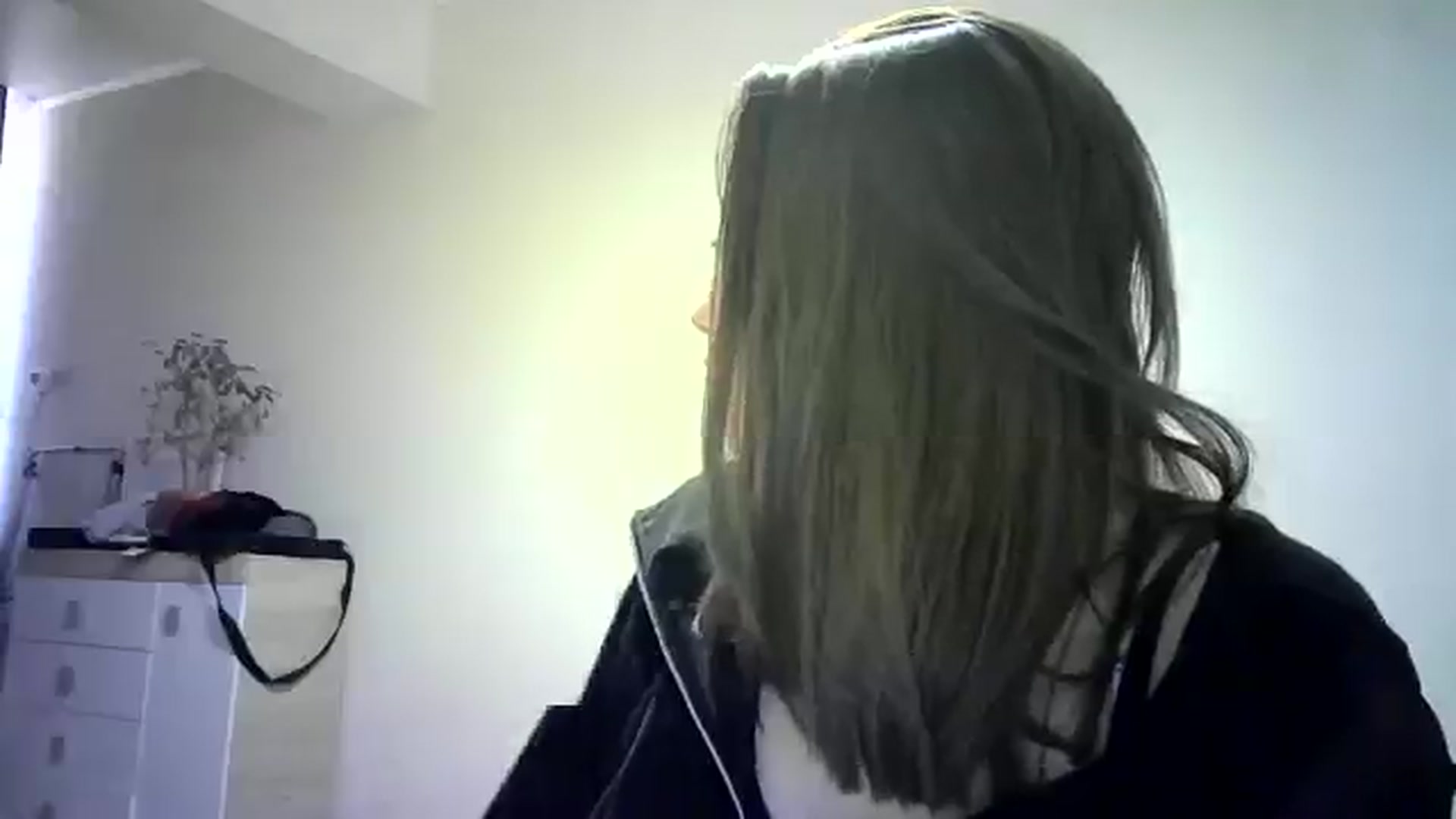 Gallery image thumbnail from Sulfate0's myfreecams stream on, 05/25/2024, 11:45 image 16 of 20