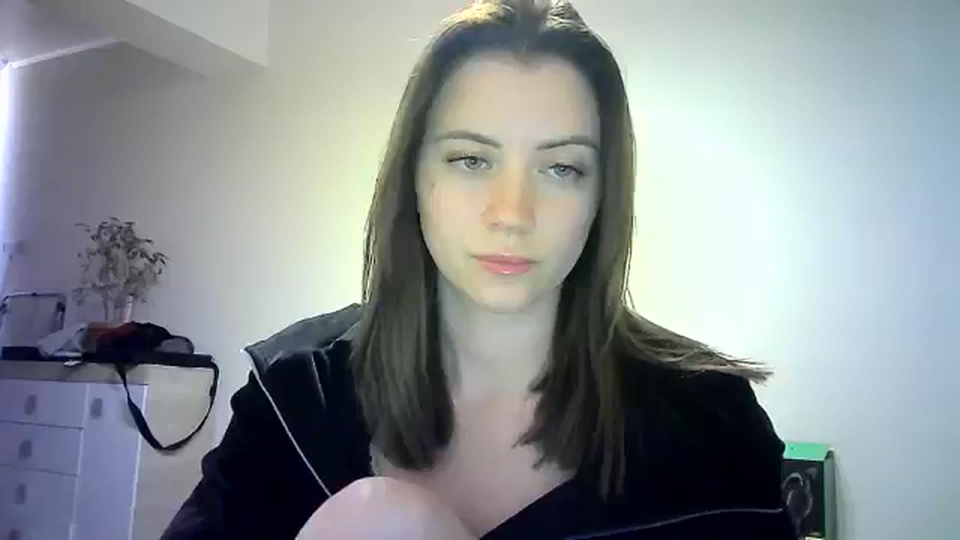 Gallery image thumbnail from Sulfate0's myfreecams stream on, 05/25/2024, 11:45 image 19 of 20