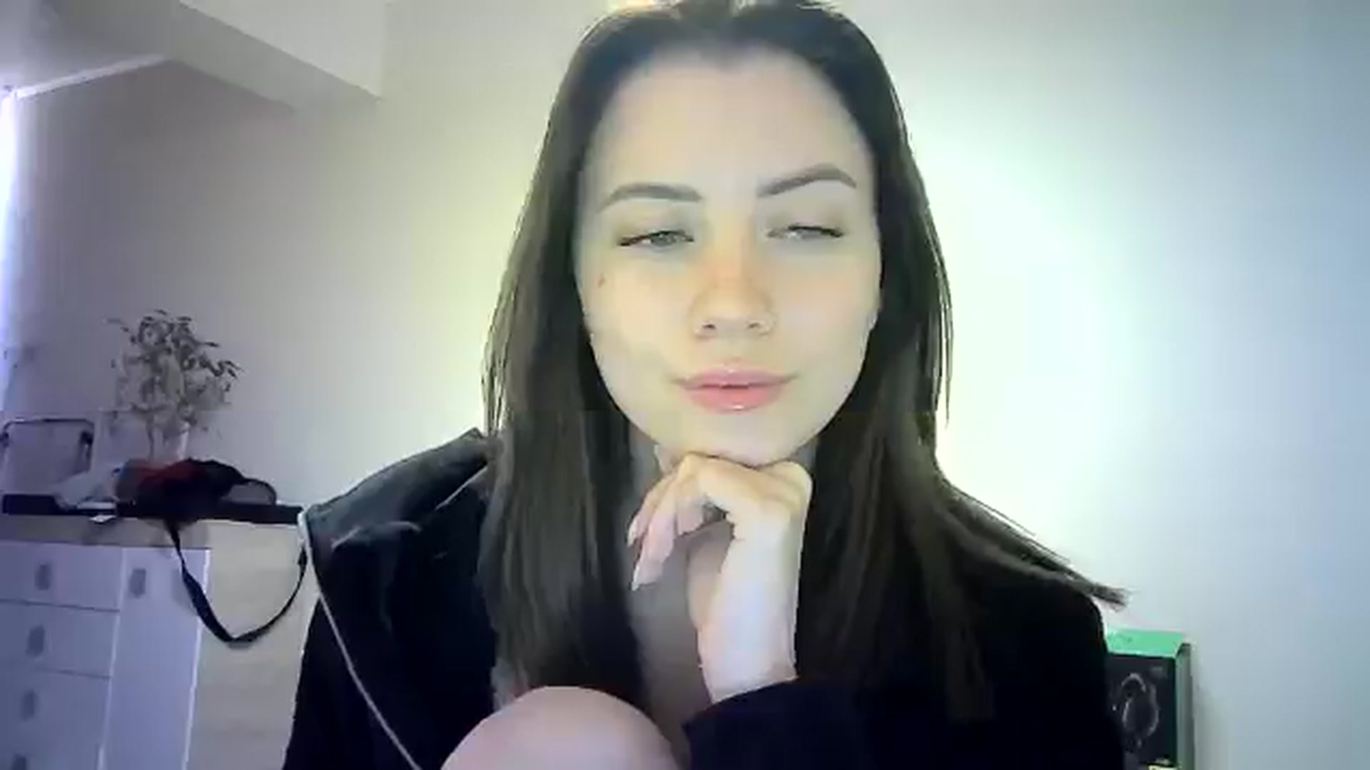 Gallery image thumbnail from Sulfate0's myfreecams stream on, 05/25/2024, 11:45 image 18 of 20