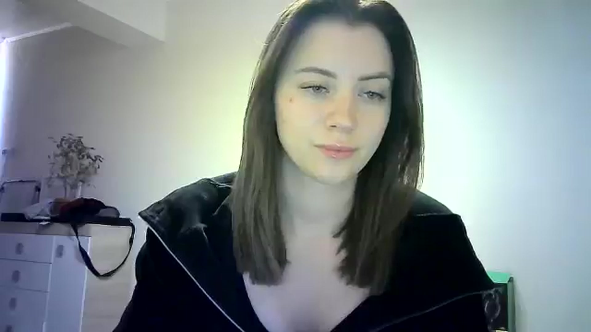 Gallery image thumbnail from Sulfate0's myfreecams stream on, 05/25/2024, 11:45 image 17 of 20