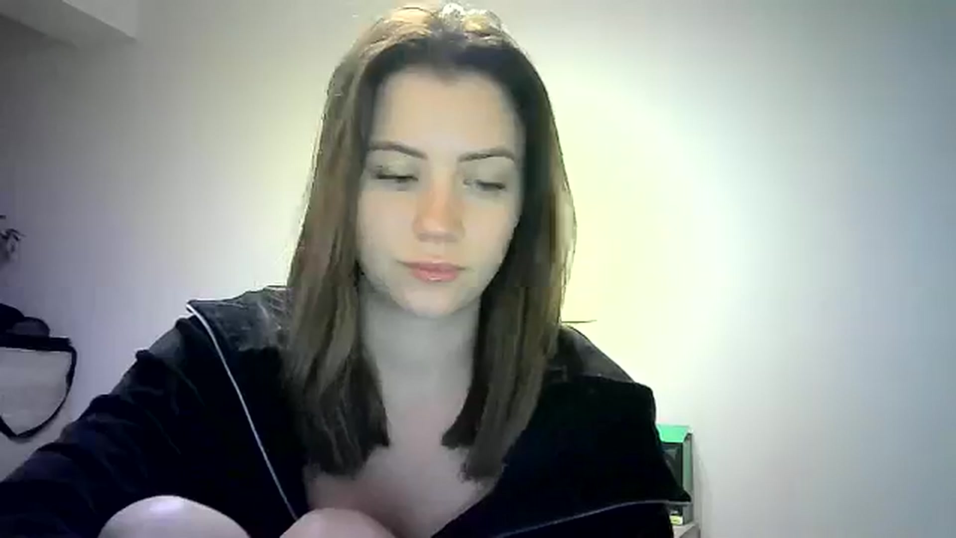 Gallery image thumbnail from Sulfate0's myfreecams stream on, 05/25/2024, 12:11 image 3 of 20
