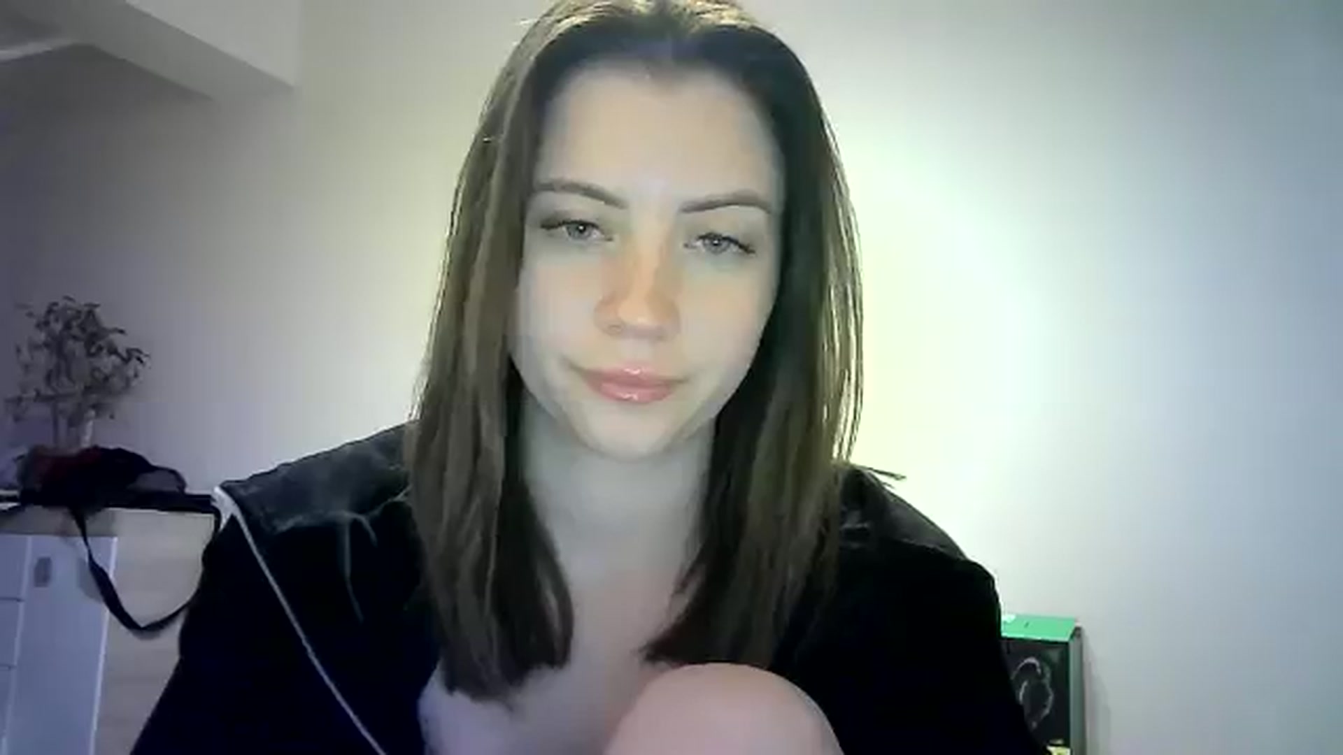 Gallery image thumbnail from Sulfate0's myfreecams stream on, 05/25/2024, 12:11 image 17 of 20