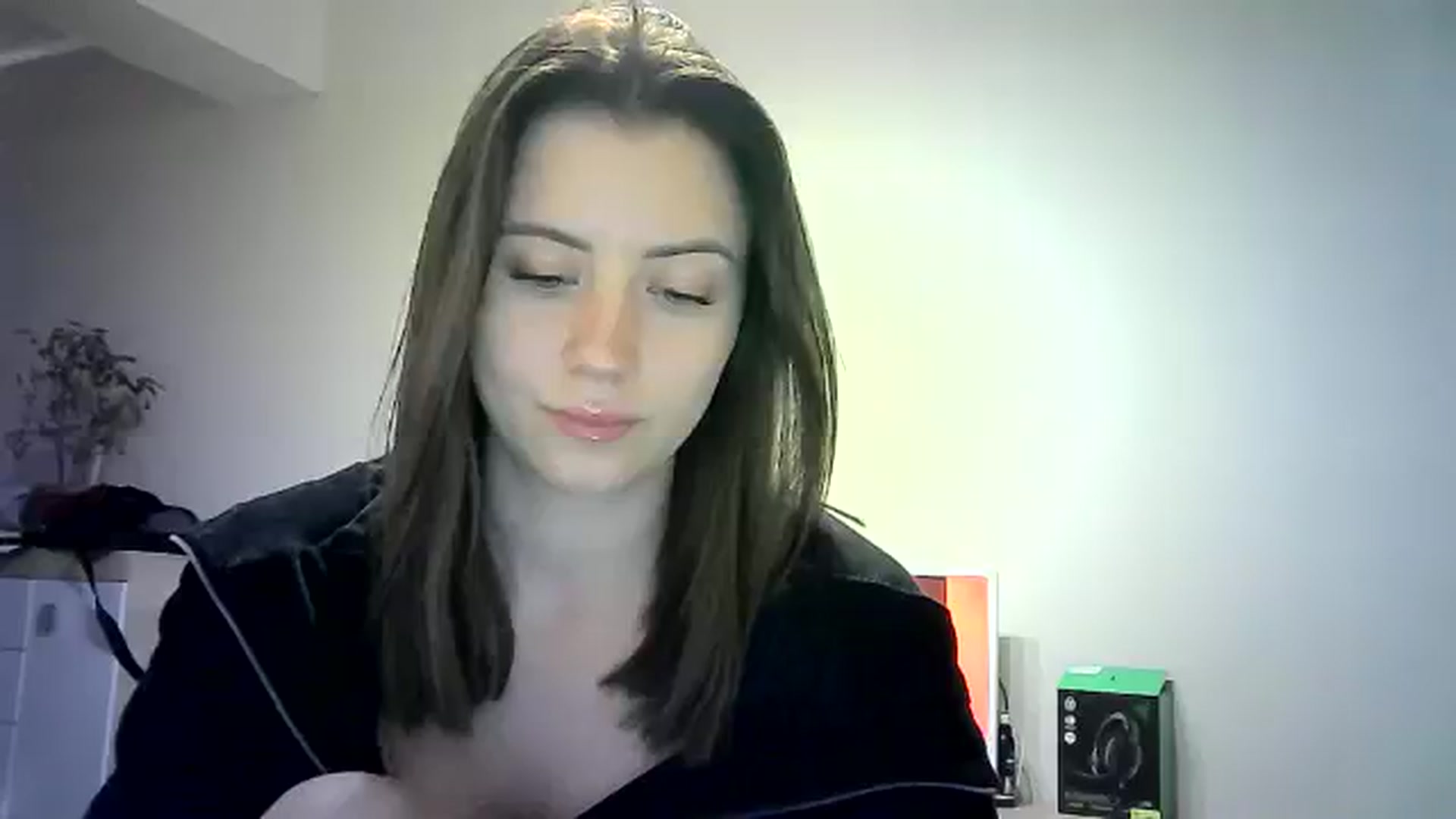 Gallery image thumbnail from Sulfate0's myfreecams stream on, 05/25/2024, 12:11 image 13 of 20