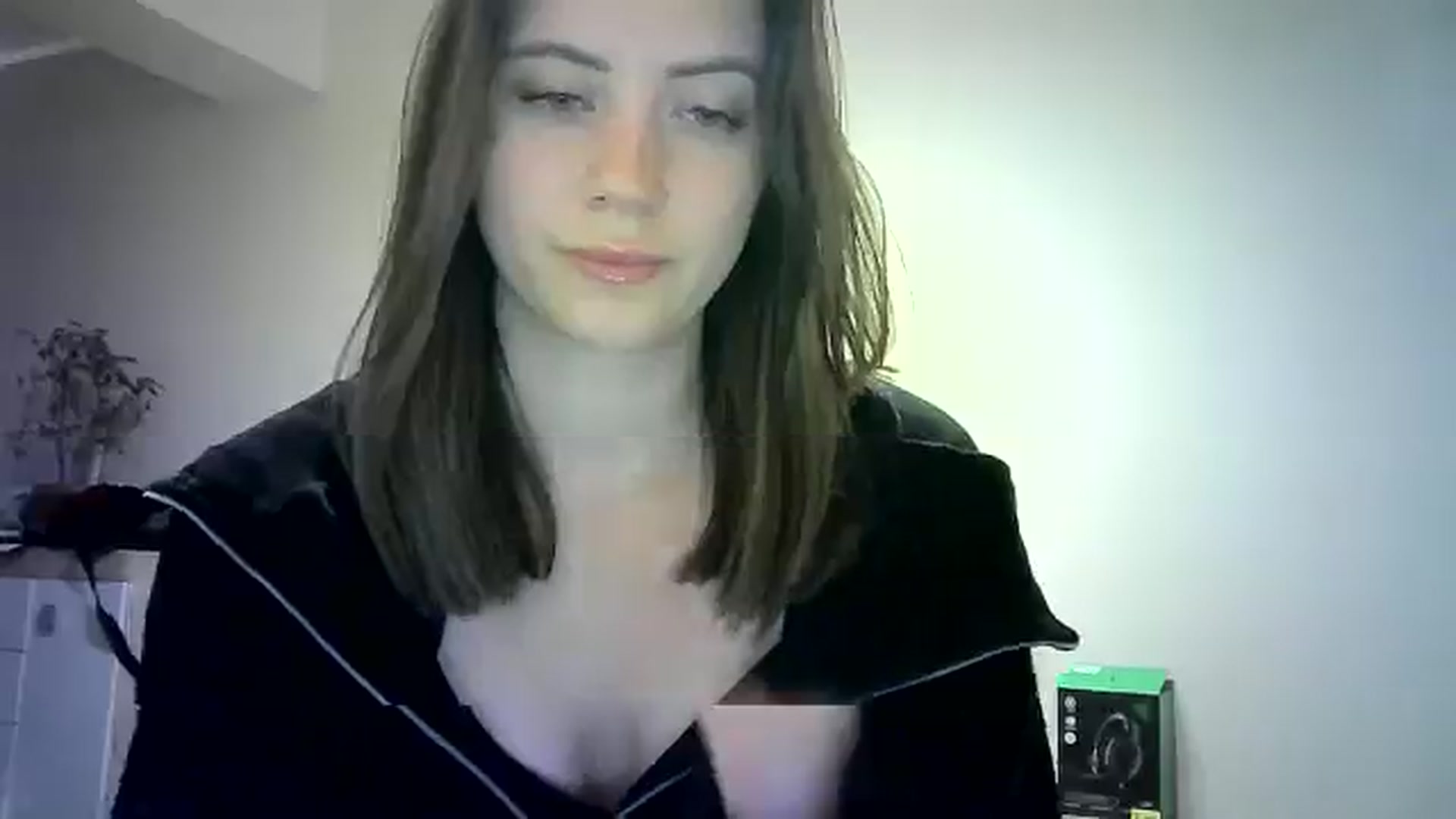 Gallery image thumbnail from Sulfate0's myfreecams stream on, 05/25/2024, 12:11 image 19 of 20