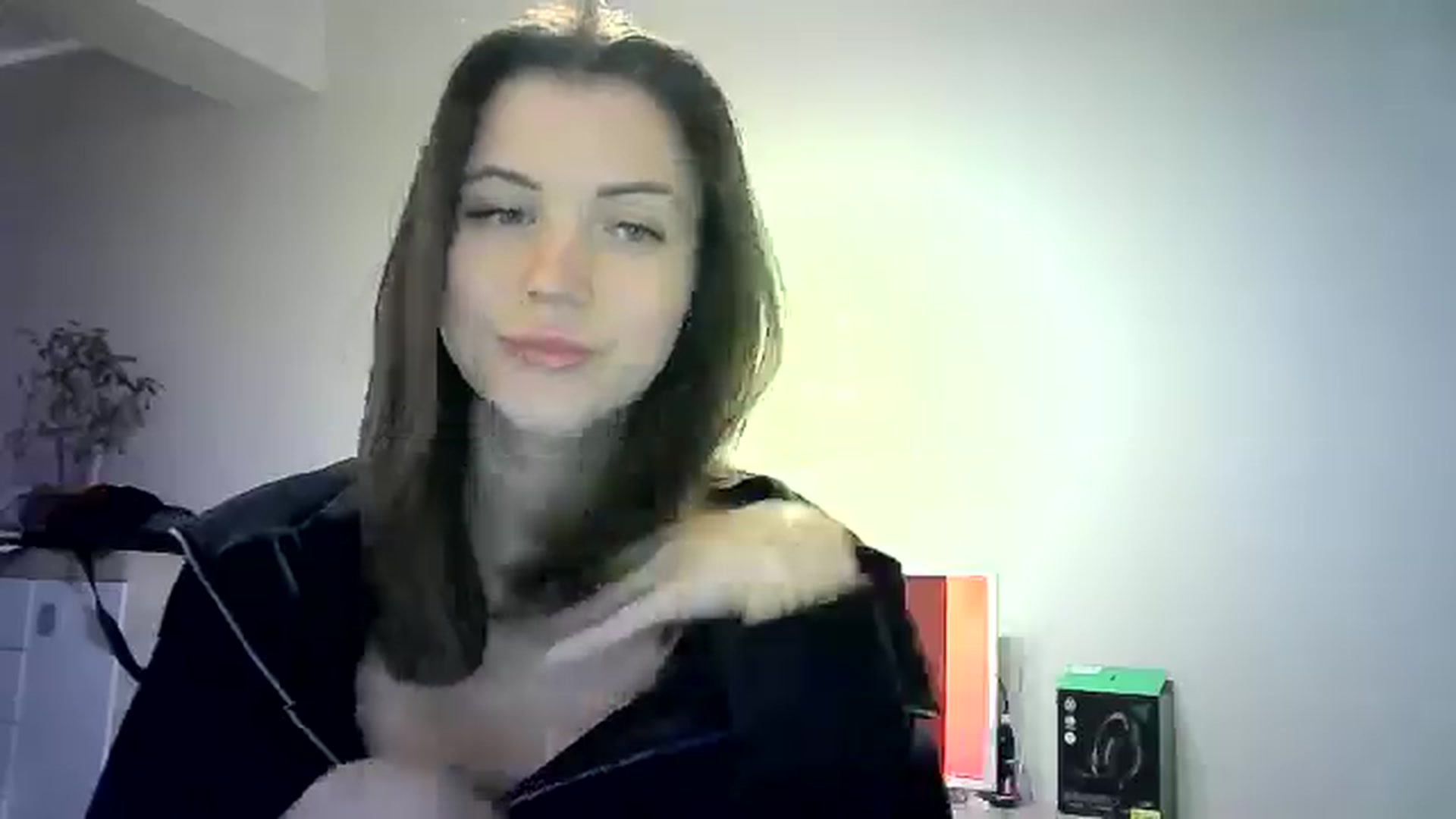 Gallery image thumbnail from Sulfate0's myfreecams stream on, 05/25/2024, 12:11 image 12 of 20
