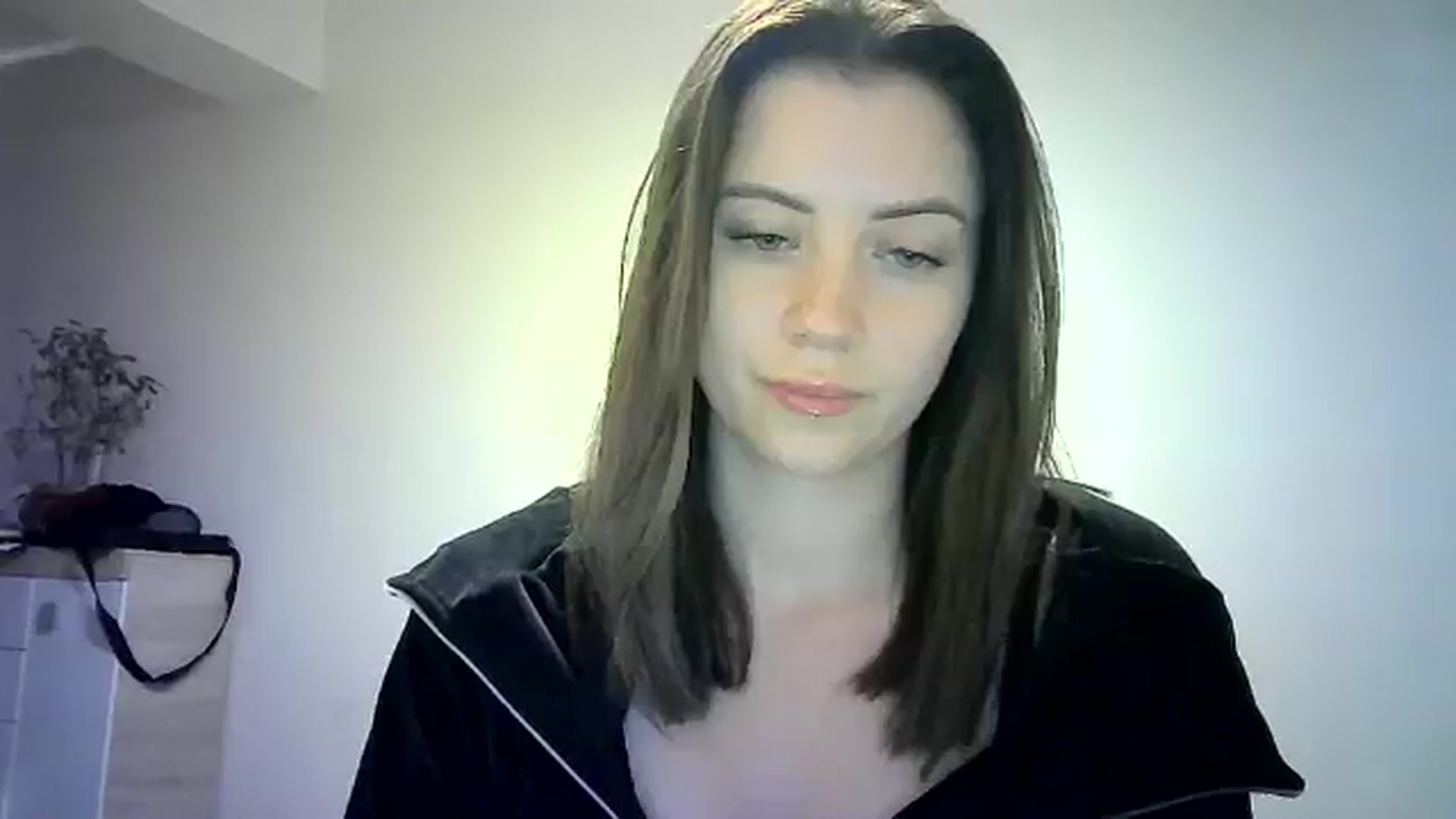 Gallery image thumbnail from Sulfate0's myfreecams stream on, 05/25/2024, 12:11 image 15 of 20