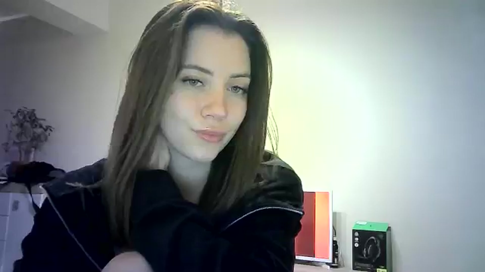 Gallery image thumbnail from Sulfate0's myfreecams stream on, 05/25/2024, 12:11 image 10 of 20