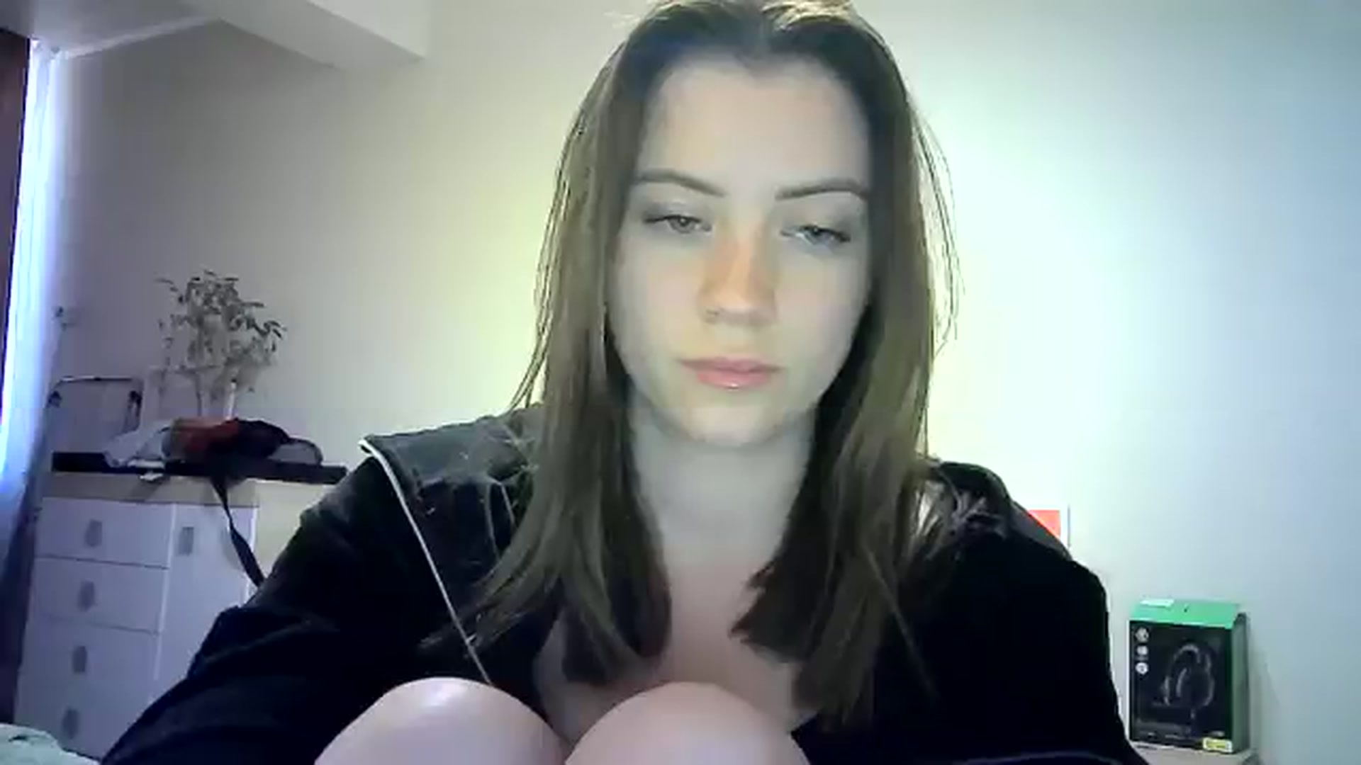 Gallery image thumbnail from Sulfate0's myfreecams stream on, 05/25/2024, 12:46 image 20 of 20