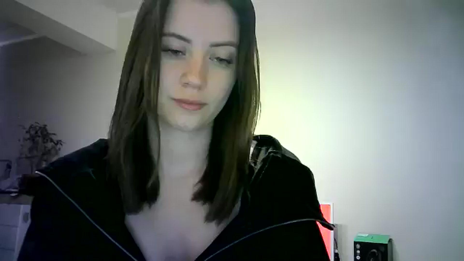 Gallery image thumbnail from Sulfate0's myfreecams stream on, 05/25/2024, 12:46 image 15 of 20