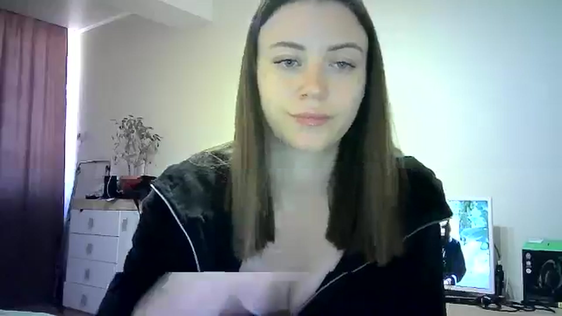 Gallery image thumbnail from Sulfate0's myfreecams stream on, 05/26/2024, 09:35 image 14 of 20