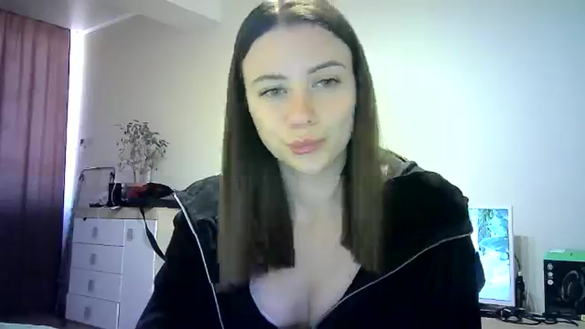 Gallery image thumbnail from Sulfate0's myfreecams stream on, 05/26/2024, 09:35 image 8 of 20