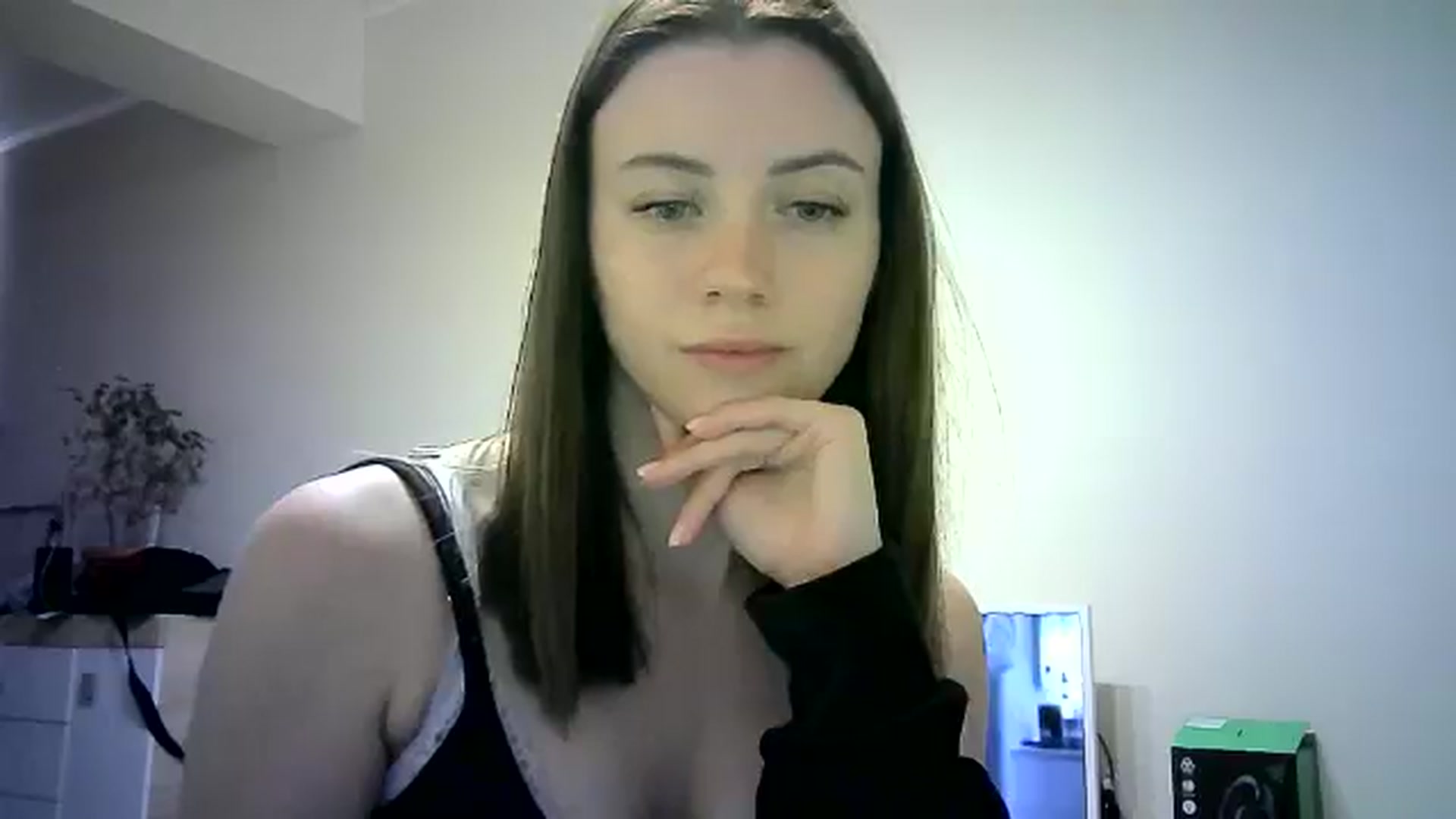 Gallery image thumbnail from Sulfate0's myfreecams stream on, 05/26/2024, 11:29 image 17 of 20