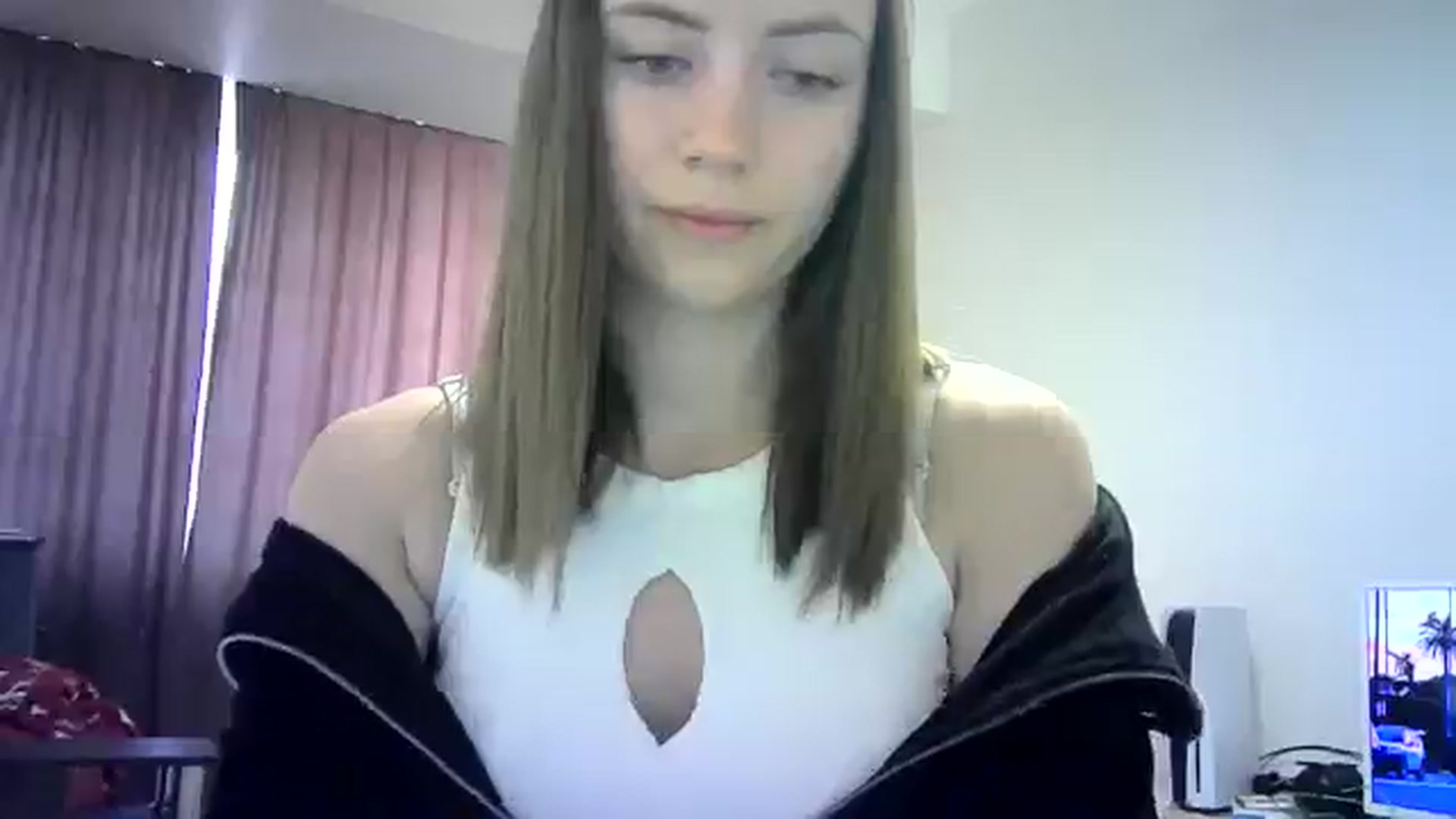 Gallery image thumbnail from Sulfate0's myfreecams stream on, 05/27/2024, 11:21 image 17 of 20