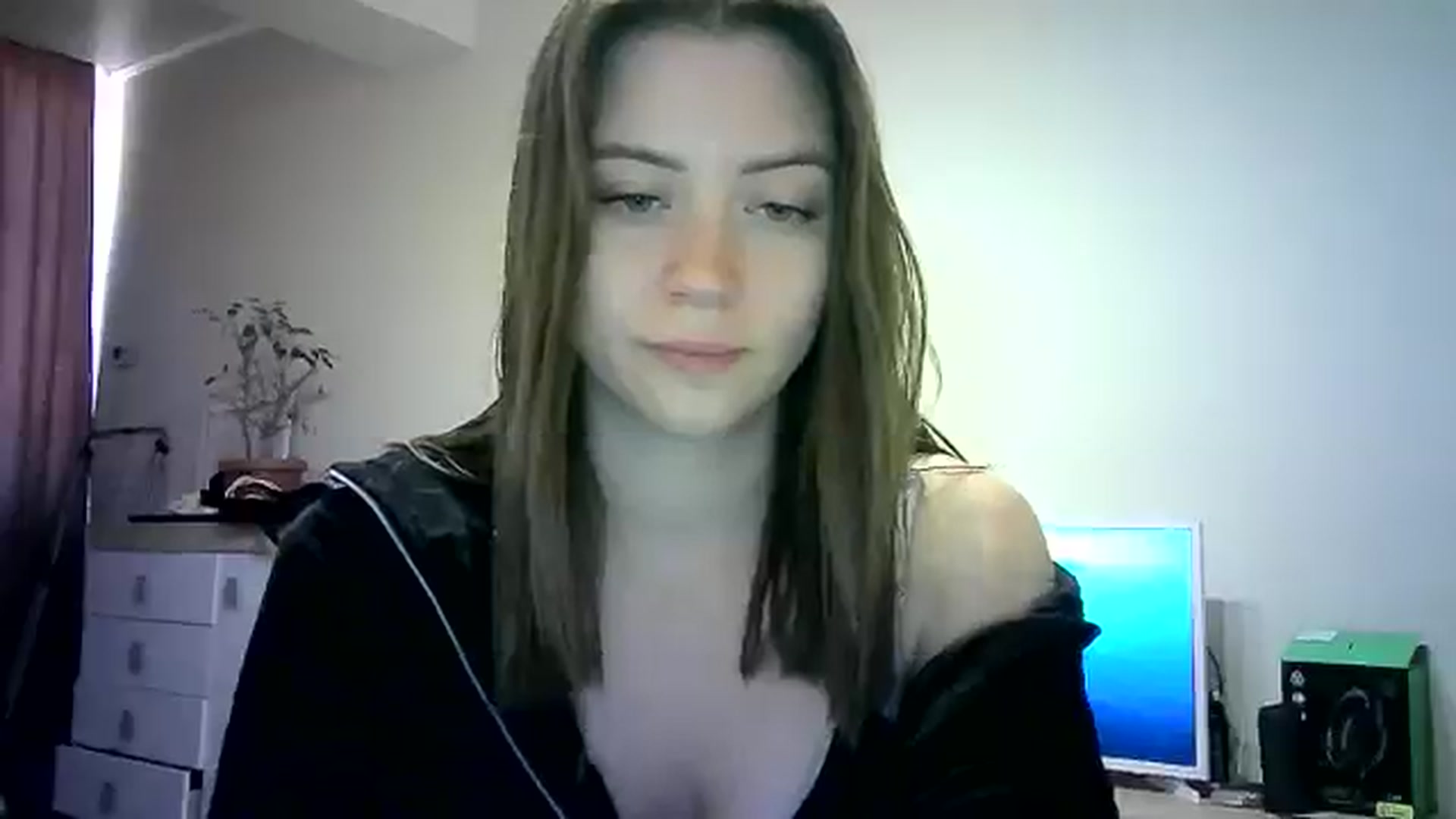 Gallery image thumbnail from Sulfate0's myfreecams stream on, 06/01/2024, 10:47 image 18 of 20