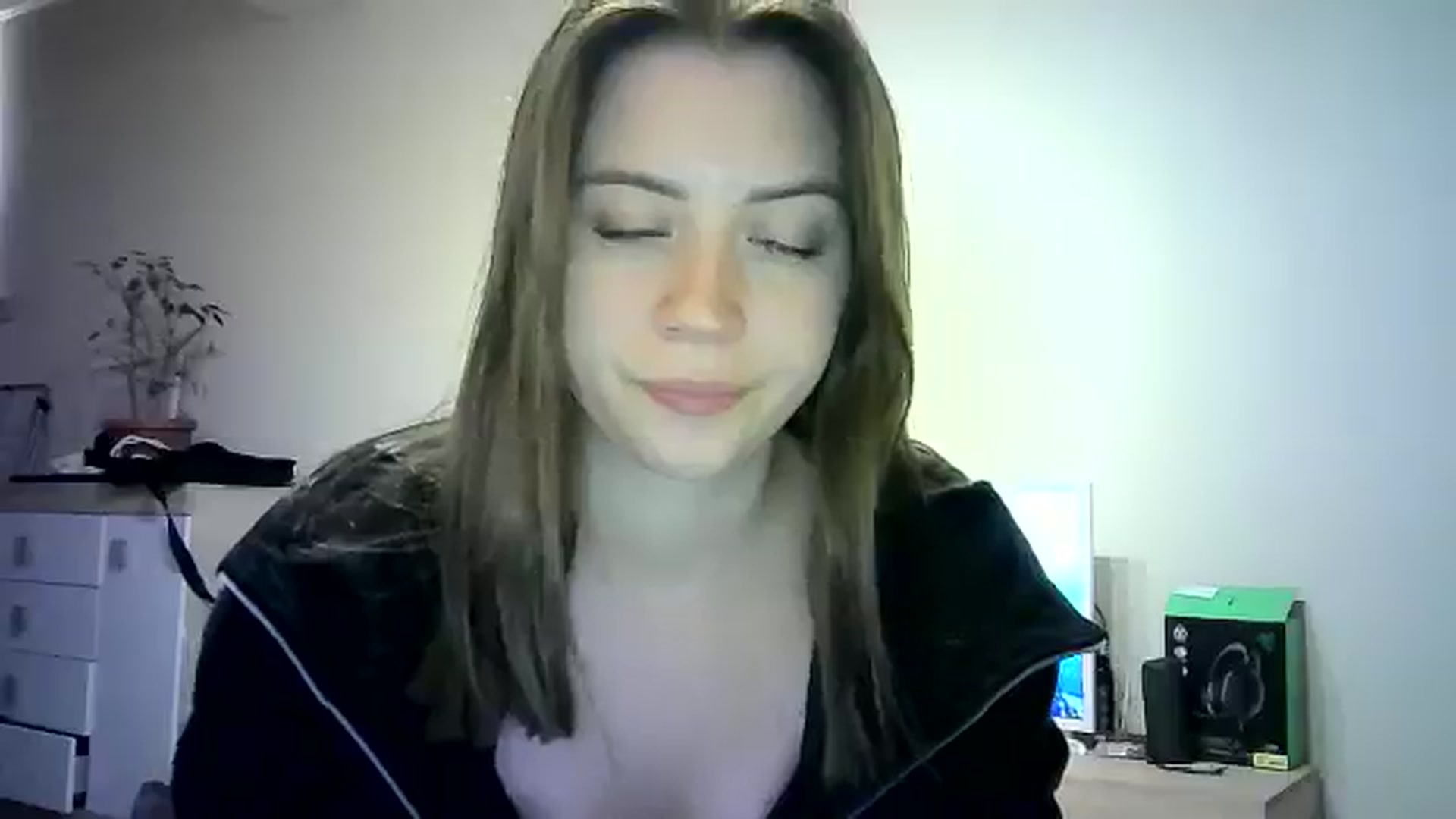 Gallery image thumbnail from Sulfate0's myfreecams stream on, 06/01/2024, 12:19 image 8 of 20