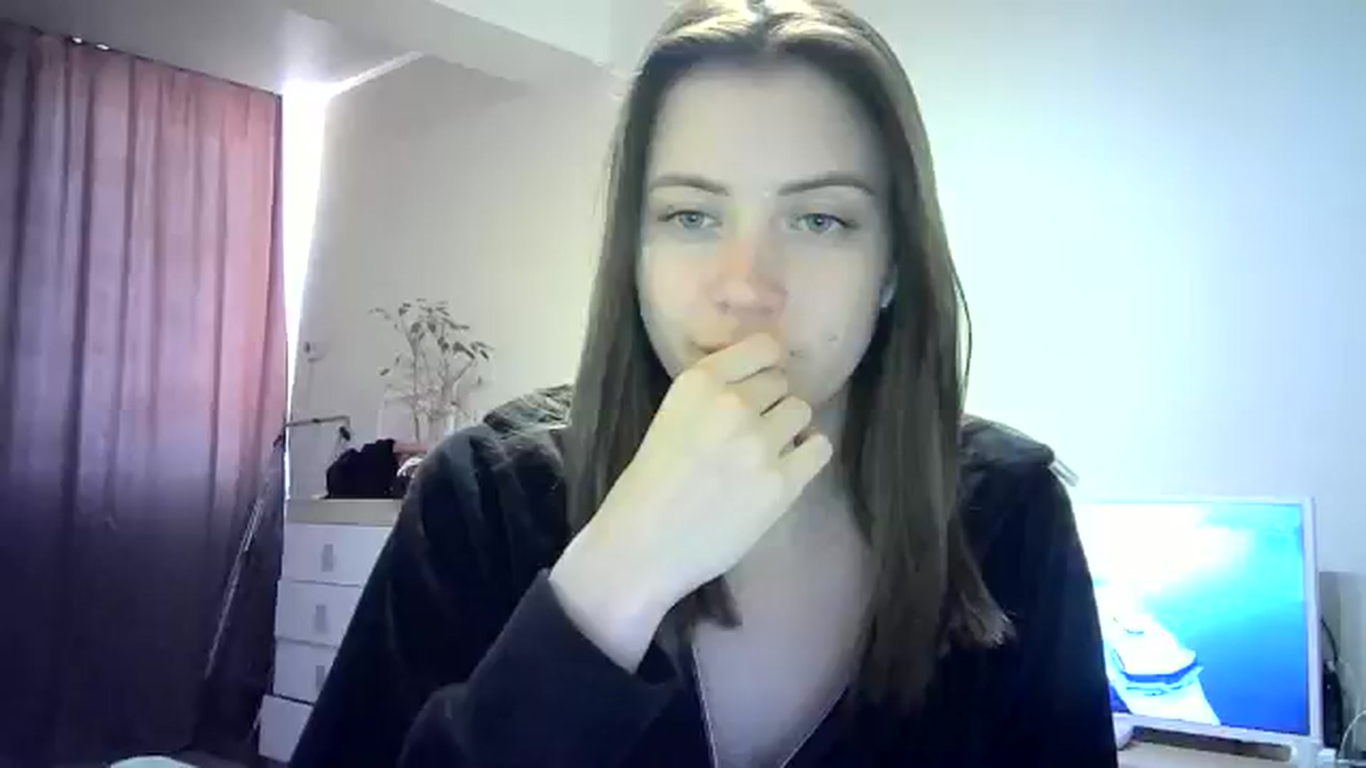 Gallery image thumbnail from Sulfate0's myfreecams stream on, 06/02/2024, 10:57 image 1 of 20
