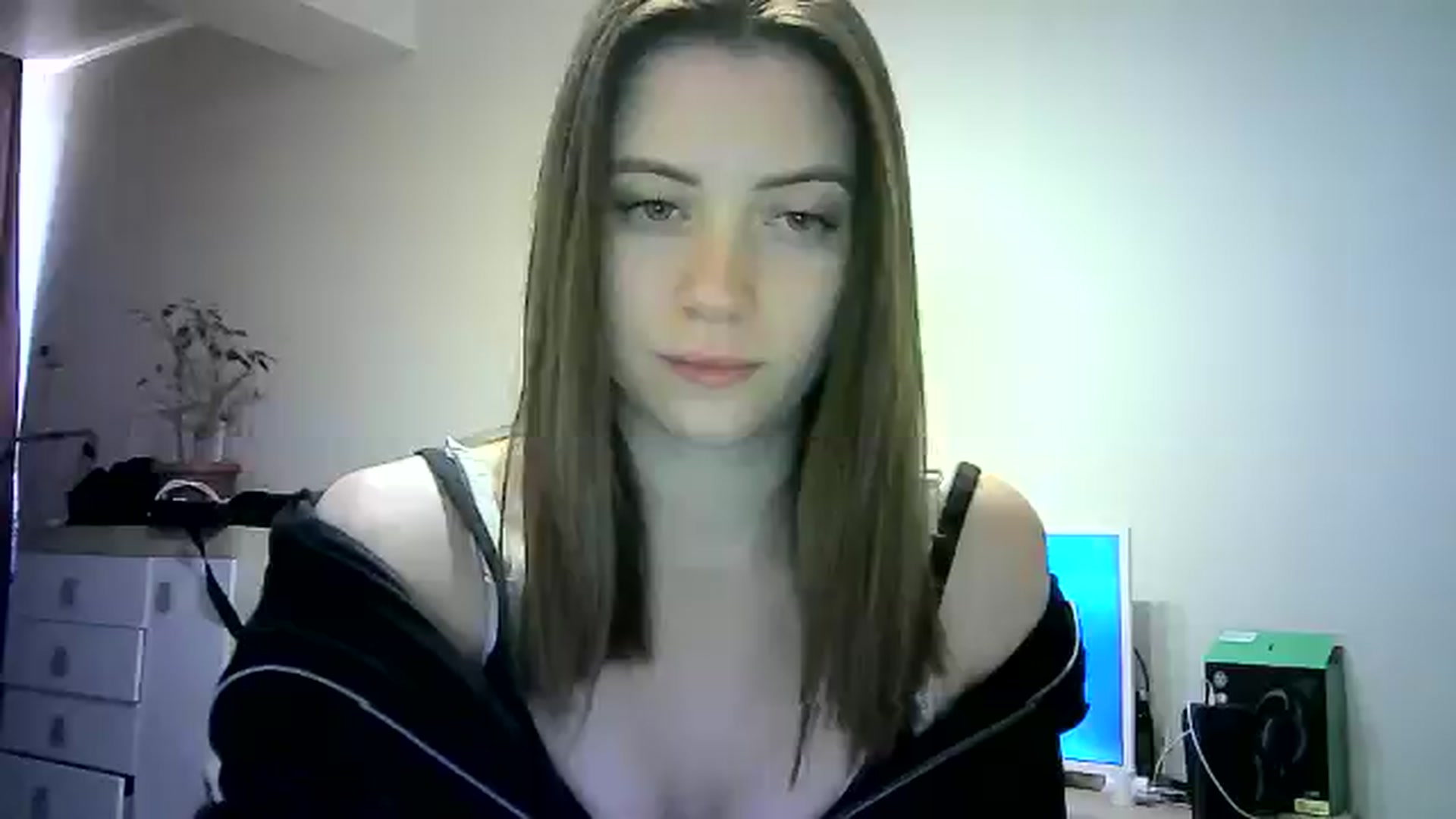Gallery image thumbnail from Sulfate0's myfreecams stream on, 06/02/2024, 10:57 image 6 of 20