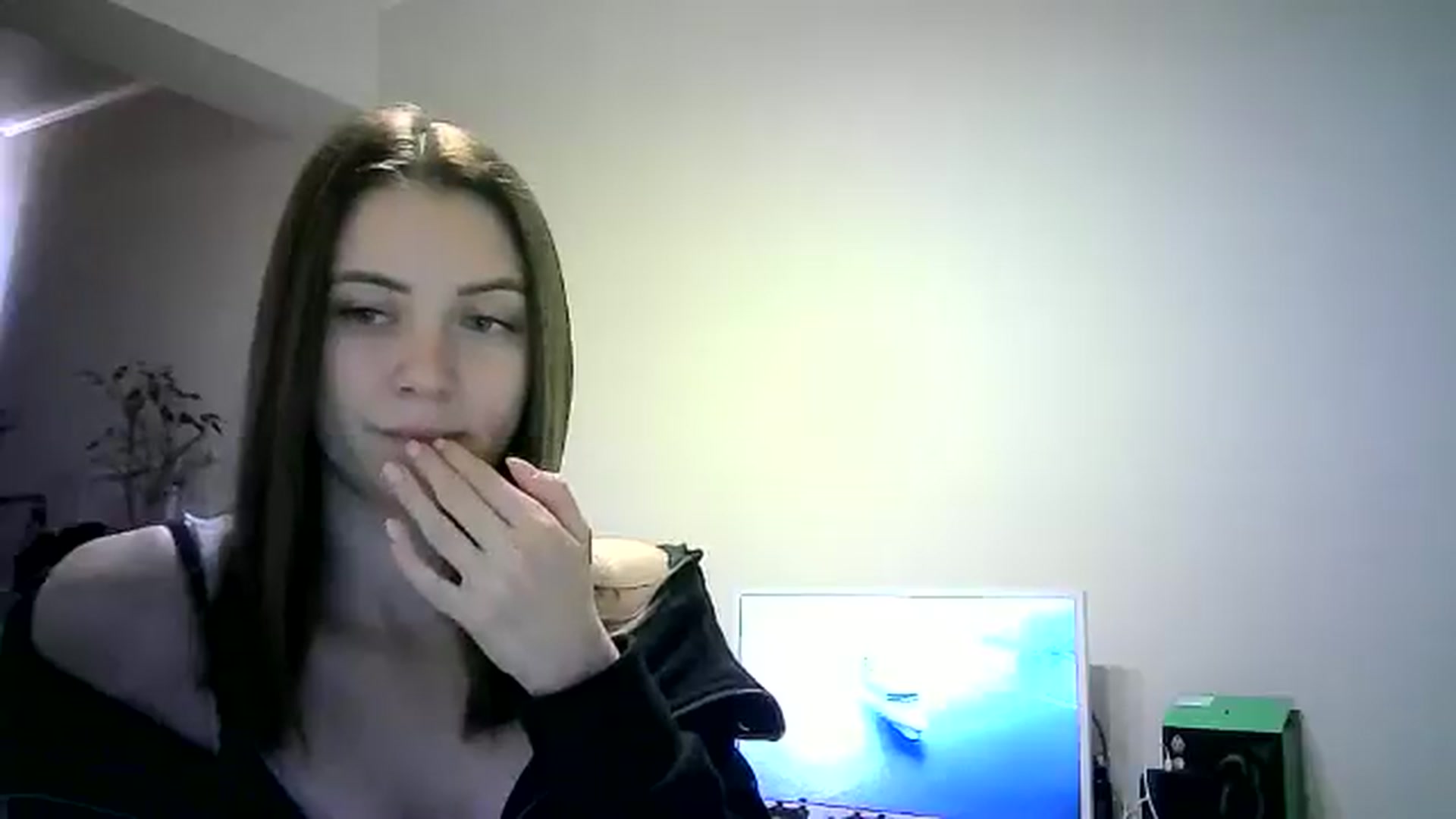 Gallery image thumbnail from Sulfate0's myfreecams stream on, 06/02/2024, 11:15 image 18 of 20
