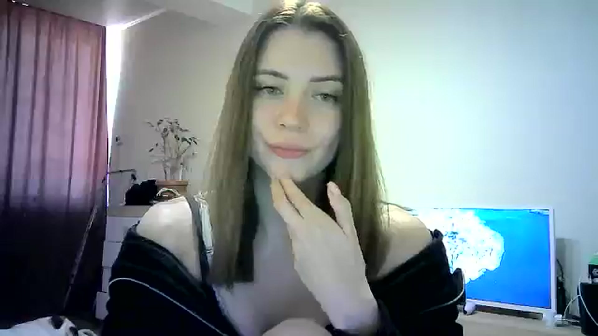 Gallery image thumbnail from Sulfate0's myfreecams stream on, 06/02/2024, 11:15 image 3 of 20