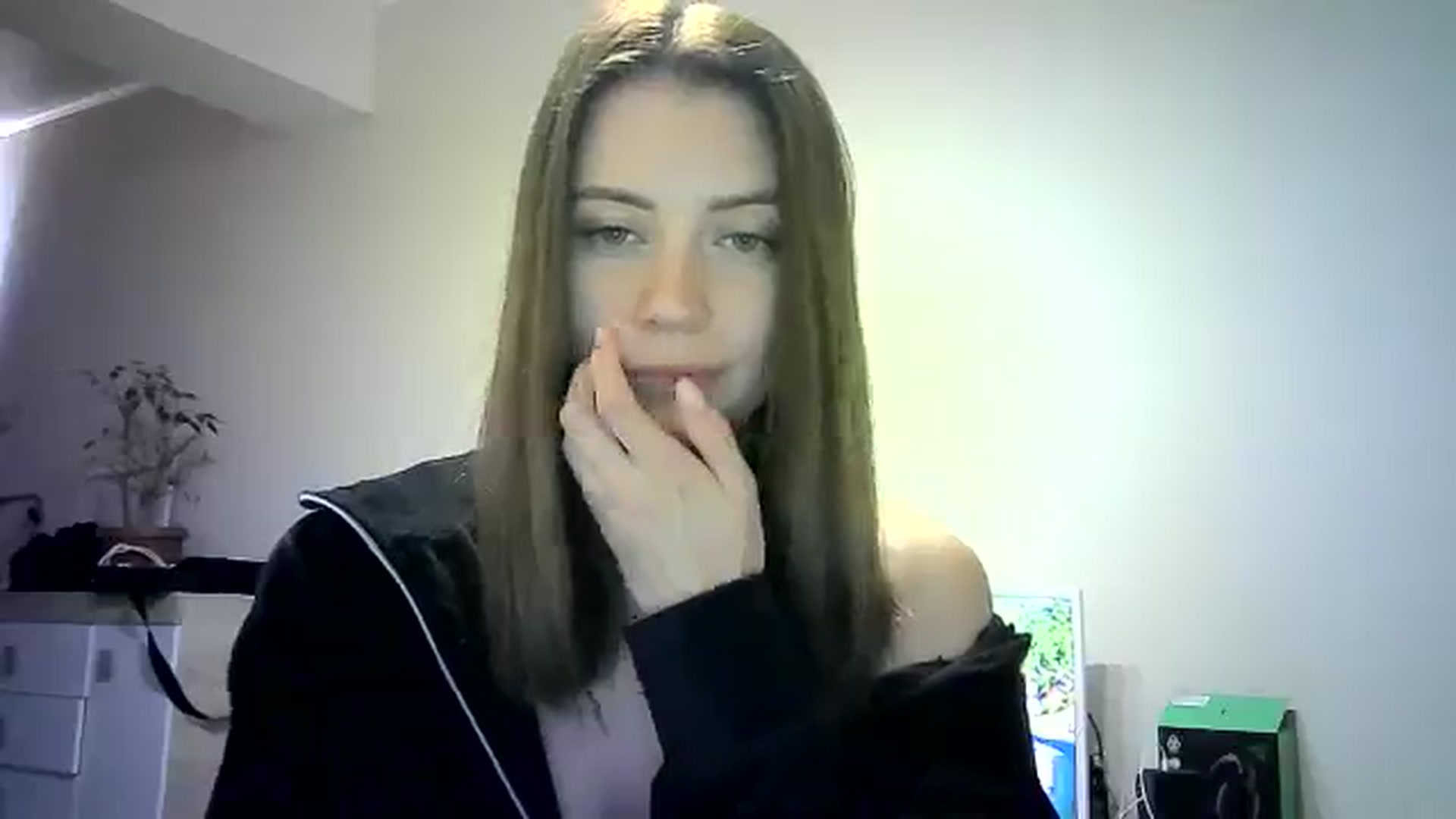 Gallery image thumbnail from Sulfate0's myfreecams stream on, 06/02/2024, 11:15 image 15 of 20