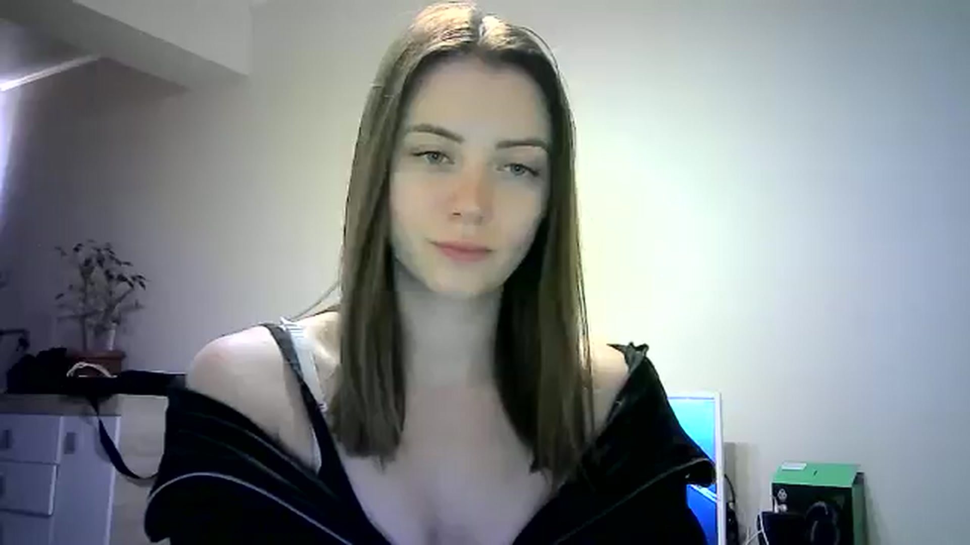 Gallery image thumbnail from Sulfate0's myfreecams stream on, 06/02/2024, 11:15 image 19 of 20