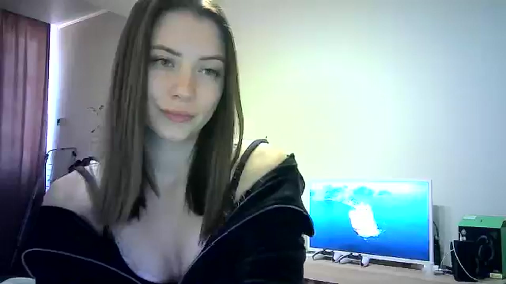Gallery image thumbnail from Sulfate0's myfreecams stream on, 06/02/2024, 12:11 image 13 of 20