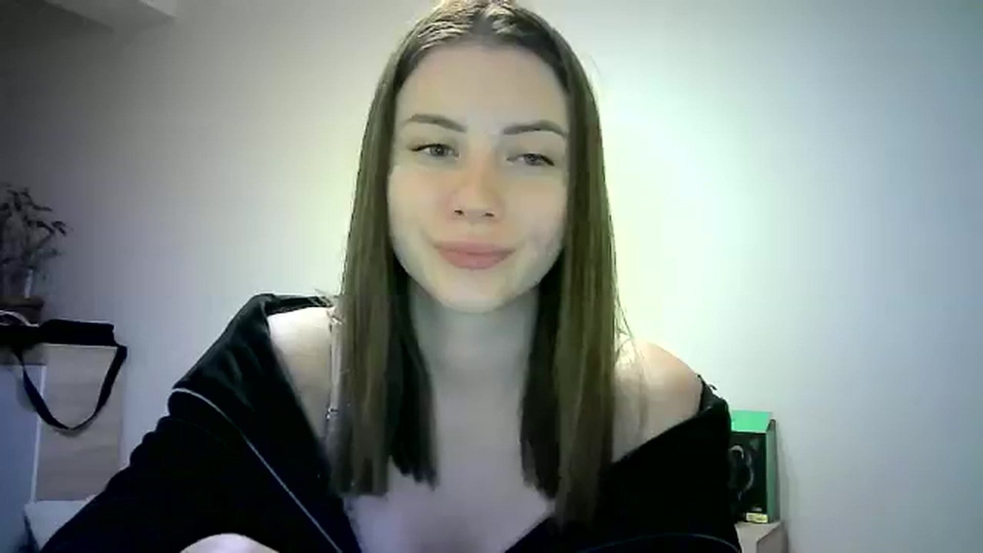 Gallery image thumbnail from Sulfate0's myfreecams stream on, 06/02/2024, 12:39 image 3 of 20