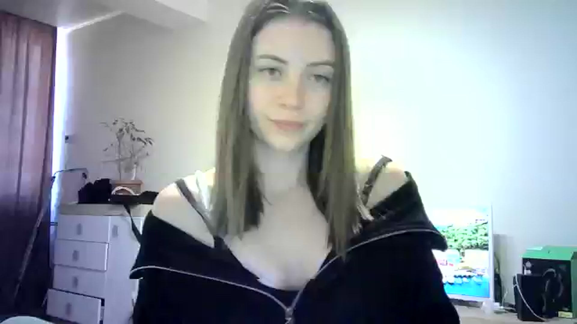 Gallery image thumbnail from Sulfate0's myfreecams stream on, 06/02/2024, 12:39 image 1 of 20