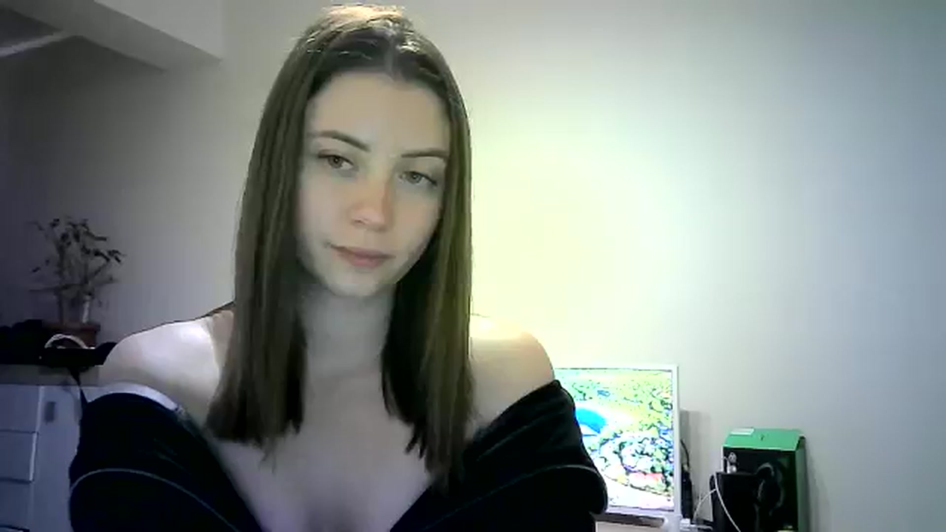 Gallery image thumbnail from Sulfate0's myfreecams stream on, 06/02/2024, 12:39 image 15 of 20