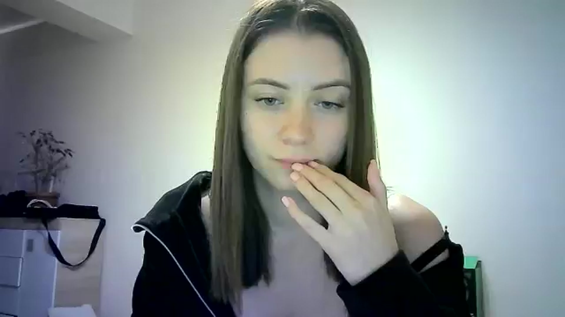 Gallery image thumbnail from Sulfate0's myfreecams stream on, 06/02/2024, 12:39 image 9 of 20