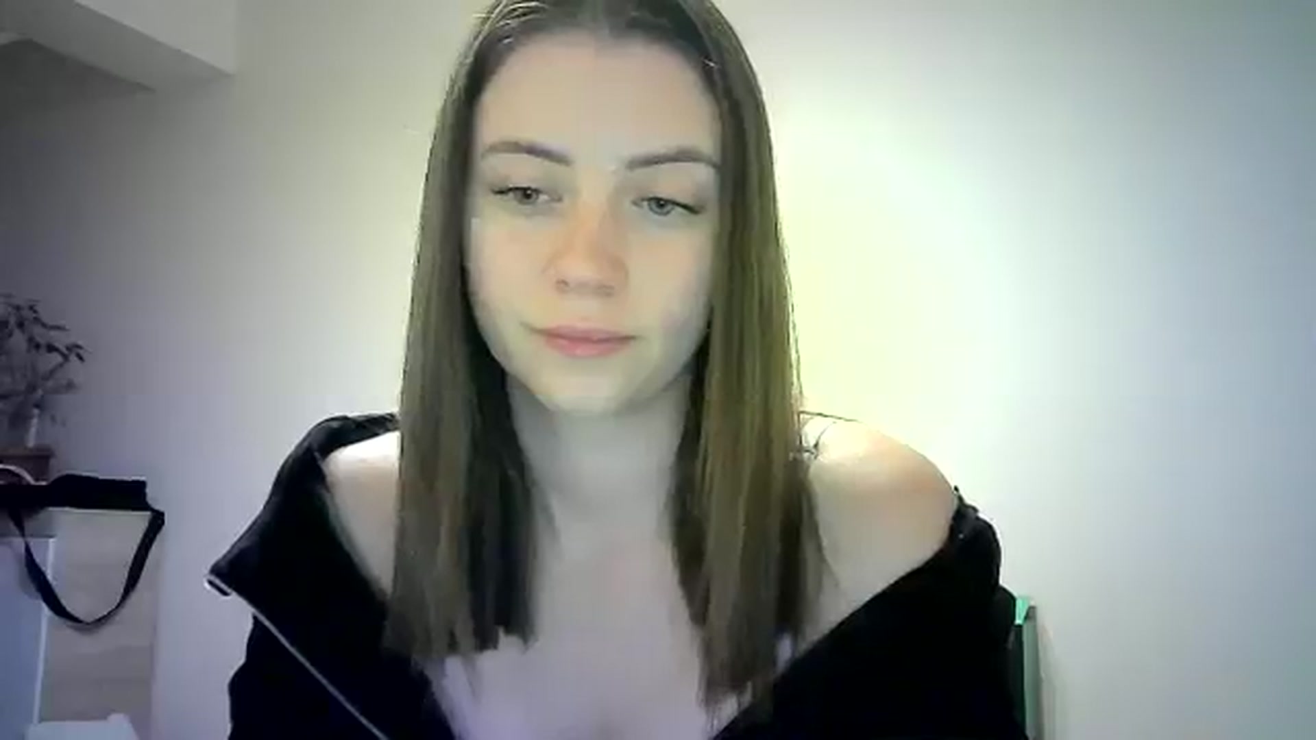Gallery image thumbnail from Sulfate0's myfreecams stream on, 06/02/2024, 12:39 image 5 of 20