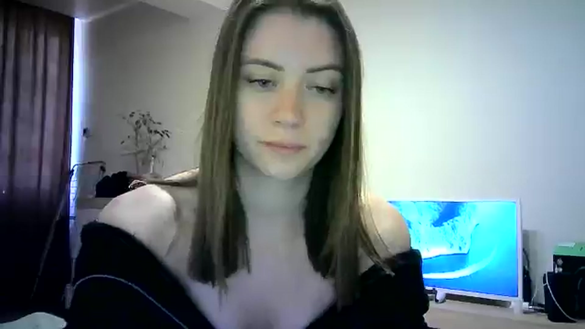 Gallery image thumbnail from Sulfate0's myfreecams stream on, 06/02/2024, 13:28 image 17 of 20